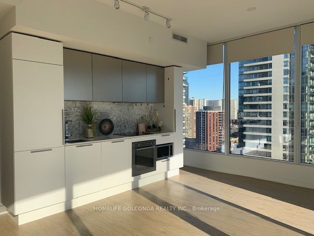 85 Wood Street 2216, Toronto, ON M4Y 0E8 photo 3