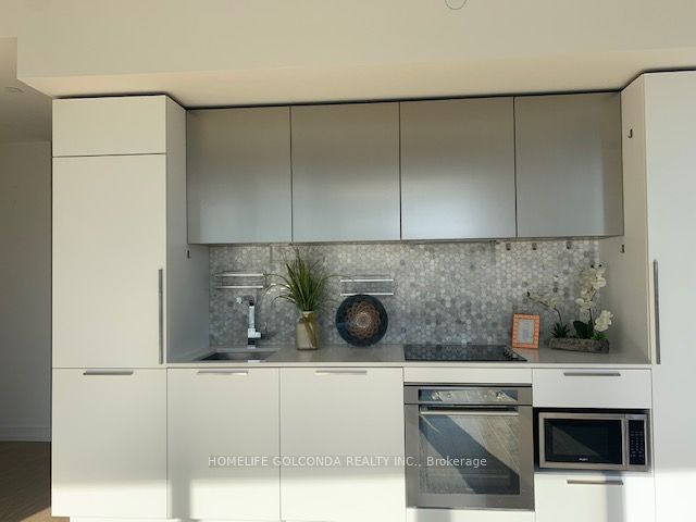 85 Wood Street 2216, Toronto, ON M4Y 0E8 photo 5