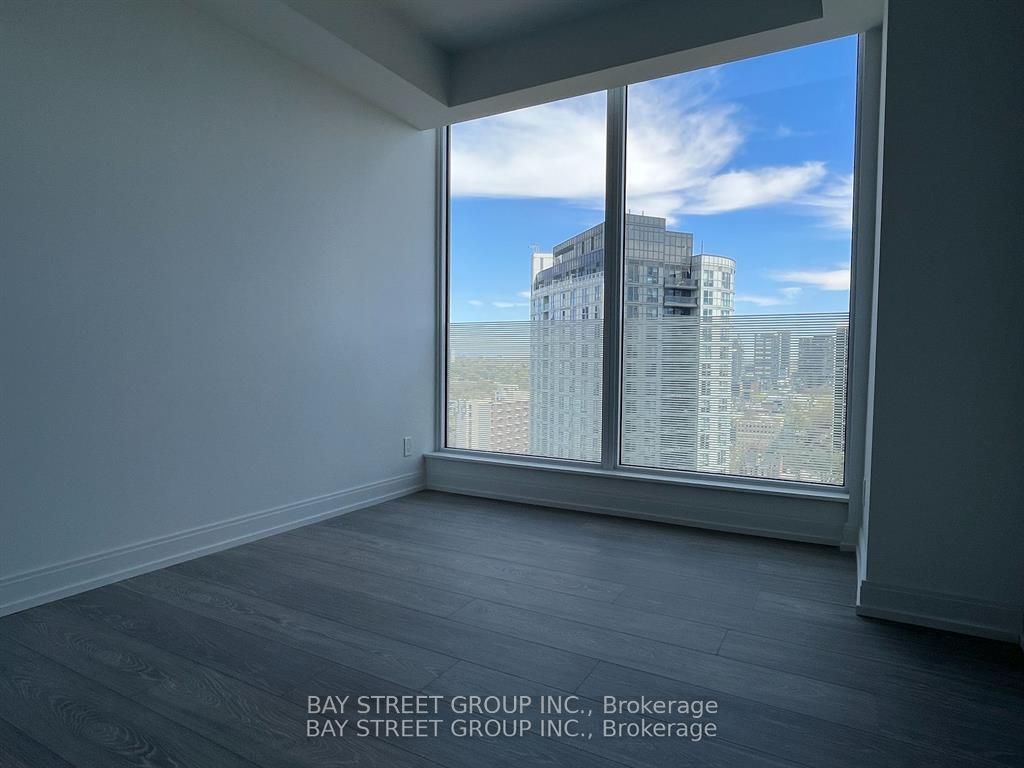181 Dundas Street E 1705, Toronto, ON M5A 1Z4 photo 2
