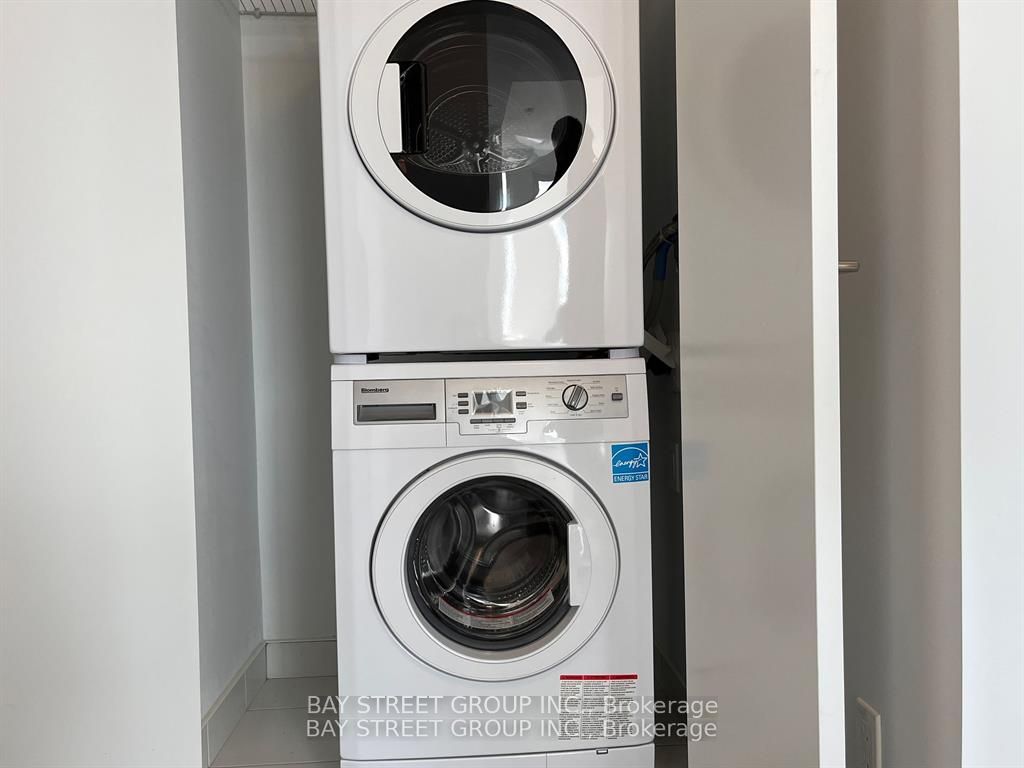 181 Dundas Street E 1705, Toronto, ON M5A 1Z4 photo 3