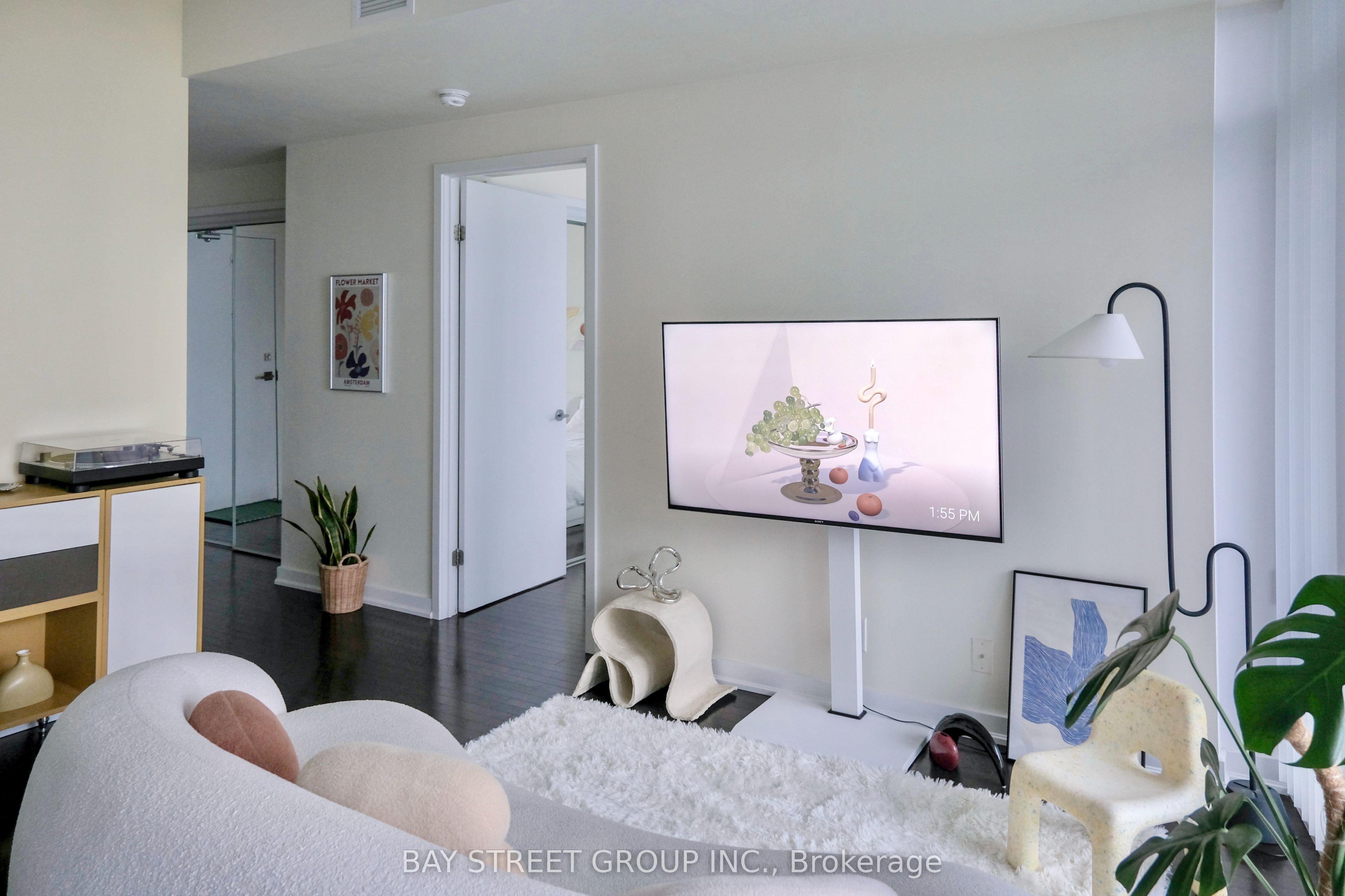 14 York Street 2406, Toronto, ON M5J 0B1 photo 4