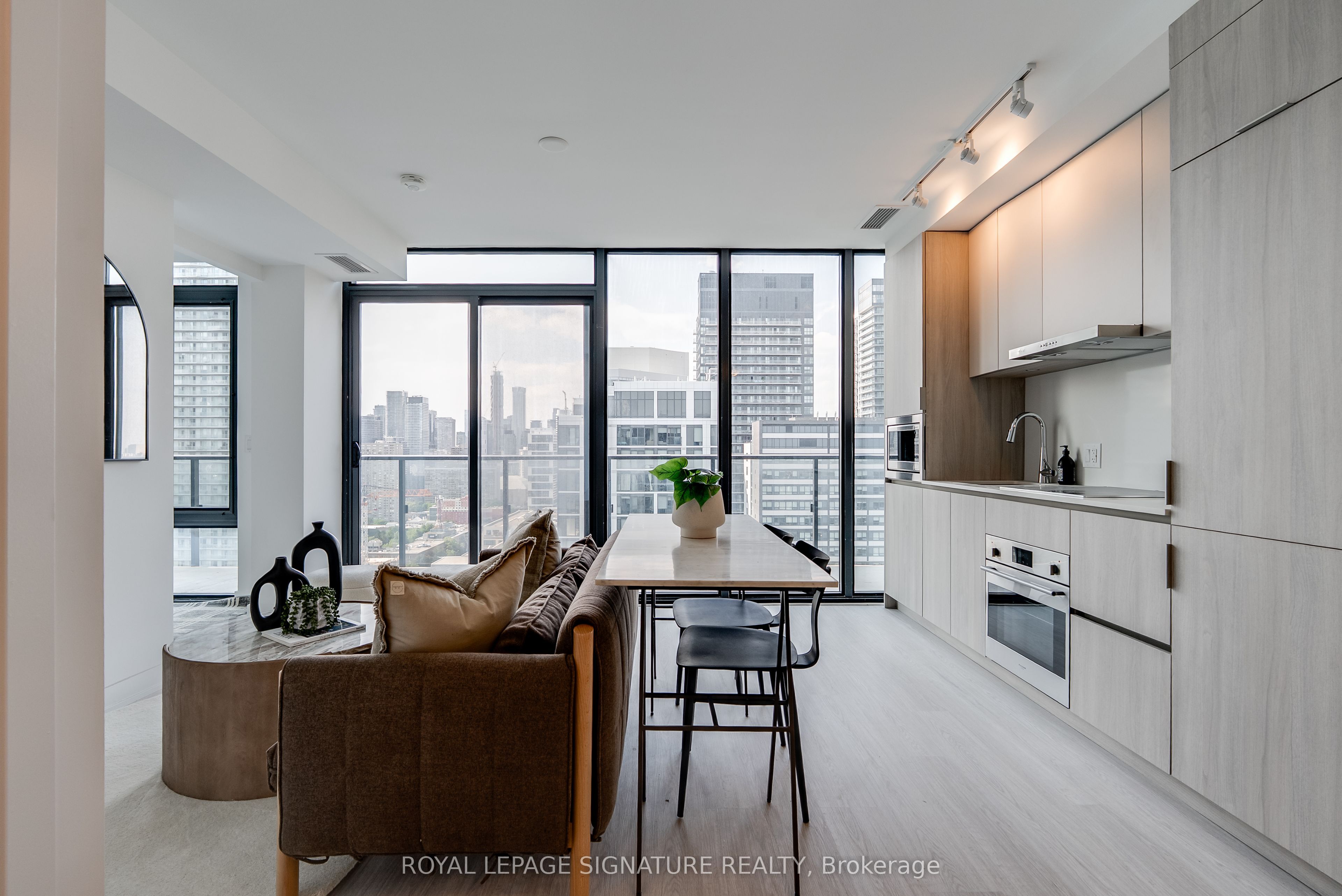 47 Mutual Street 3204, Toronto, ON M5B 0C6 photo 2