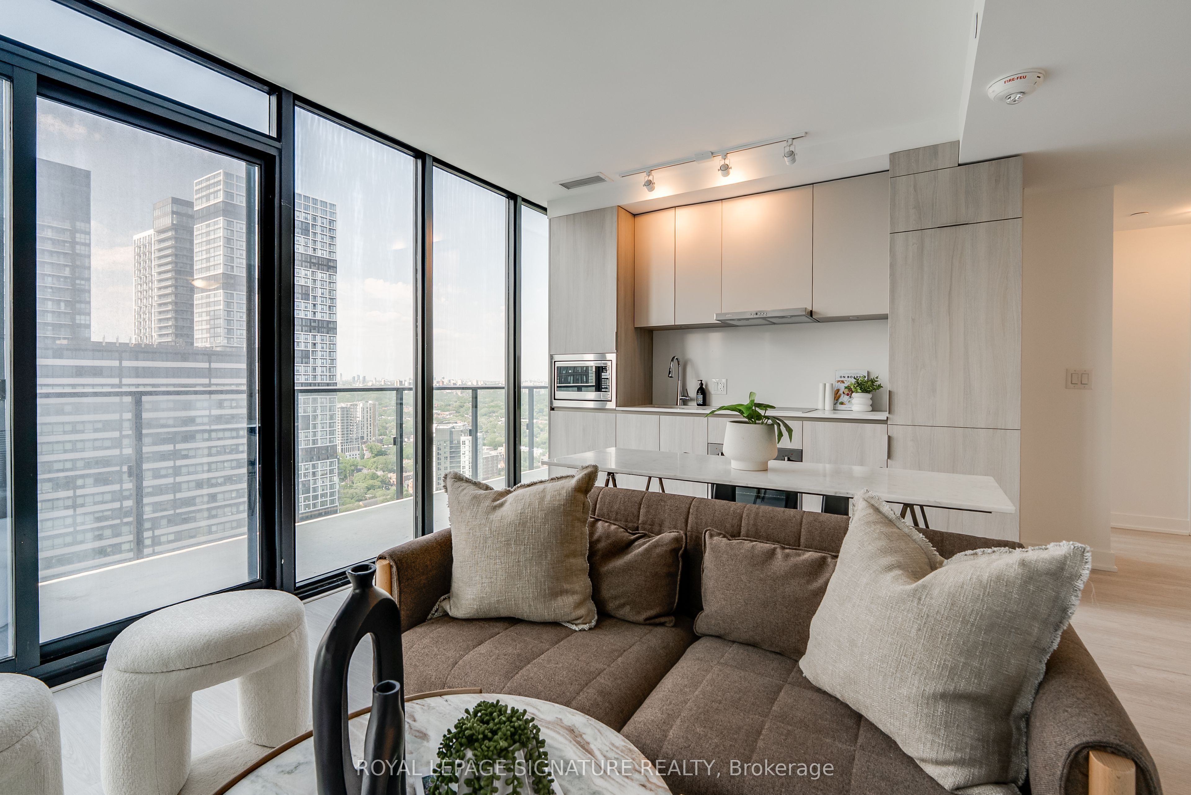 47 Mutual Street 3204, Toronto, ON M5B 0C6 photo 3
