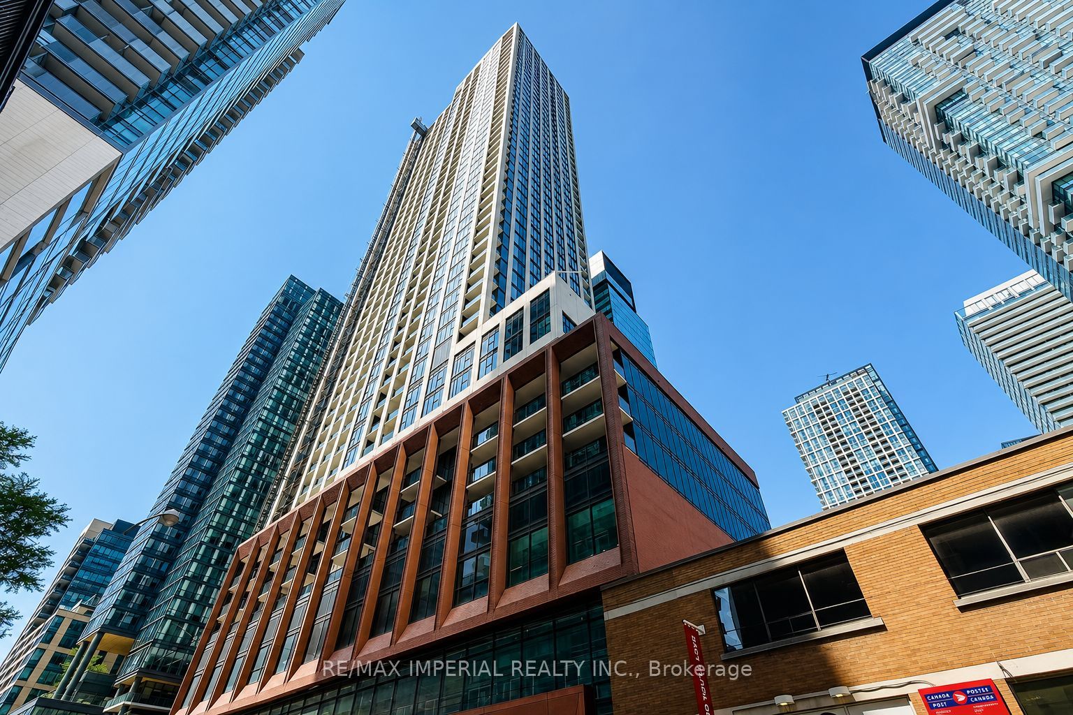 400 King Street W 1716, Toronto, ON M5V 0X8