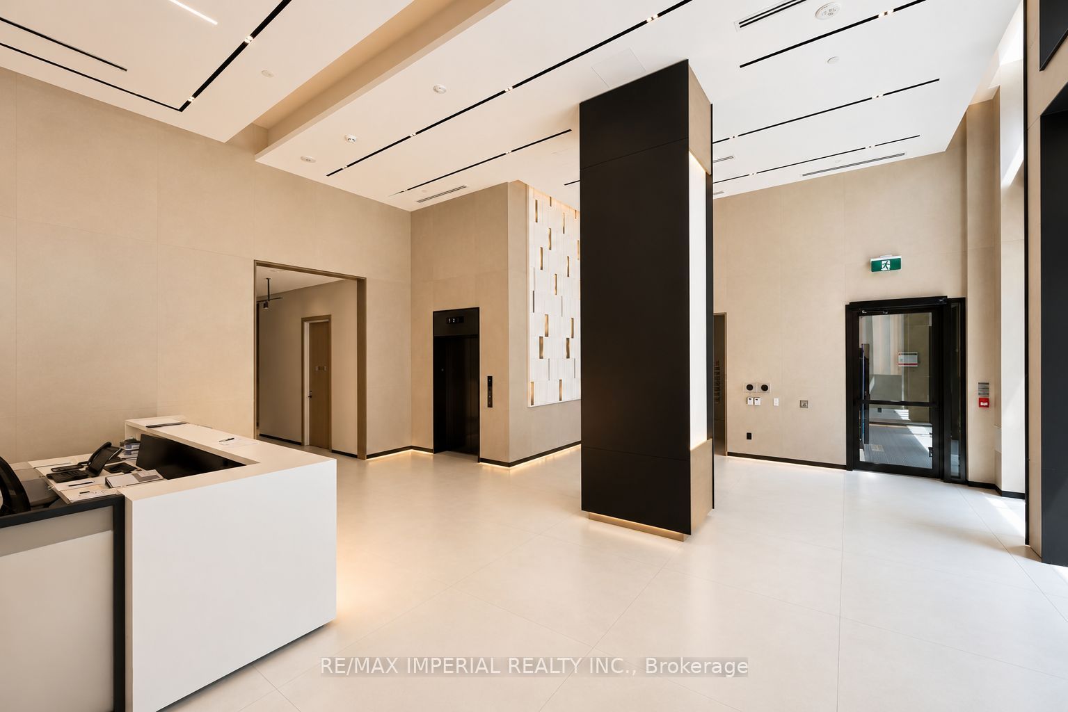 400 King Street W 1716, Toronto, ON M5V 0X8 photo 3