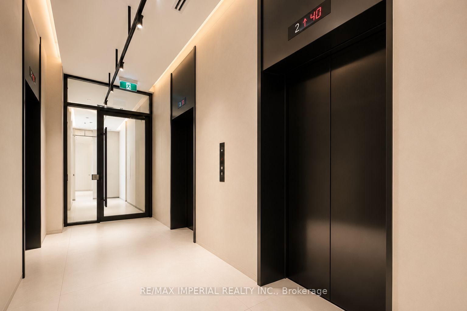 400 King Street W 1716, Toronto, ON M5V 0X8 photo 4