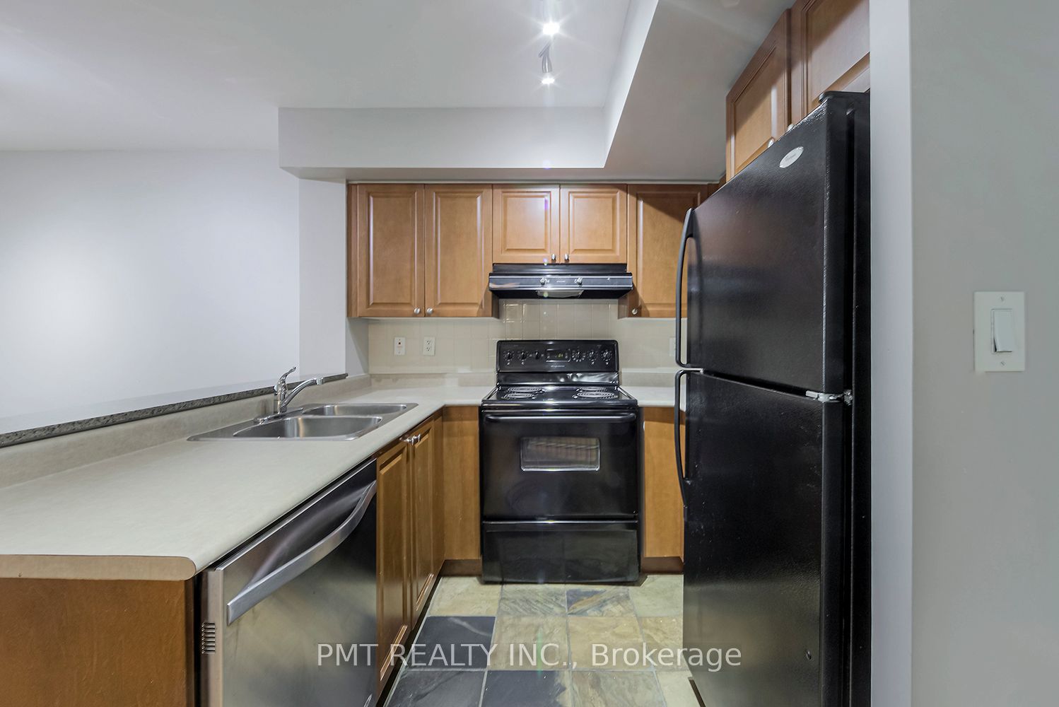 230 King Street E 1403, Toronto, ON M5A 1K5 photo 3