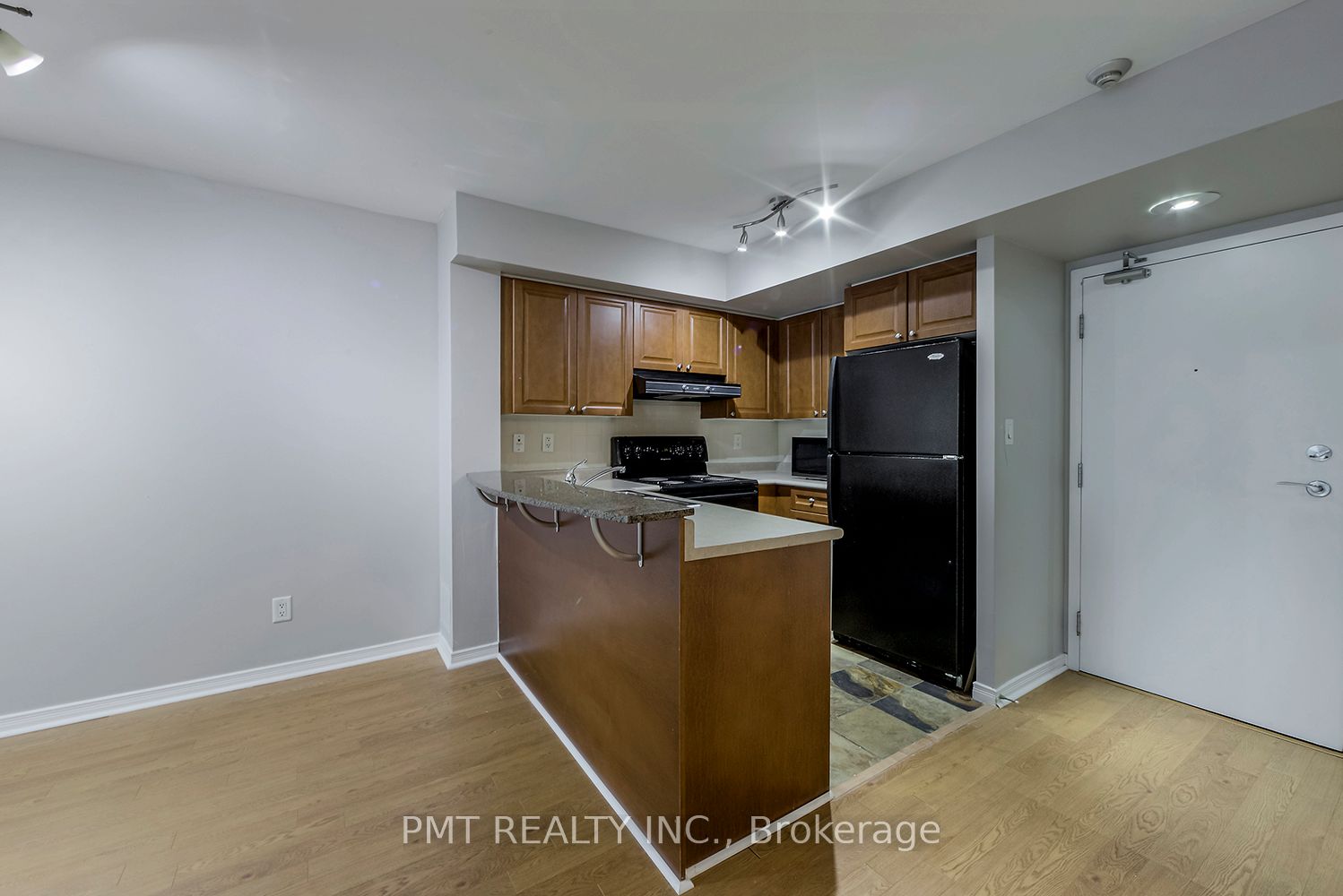 230 King Street E 1403, Toronto, ON M5A 1K5 photo 5