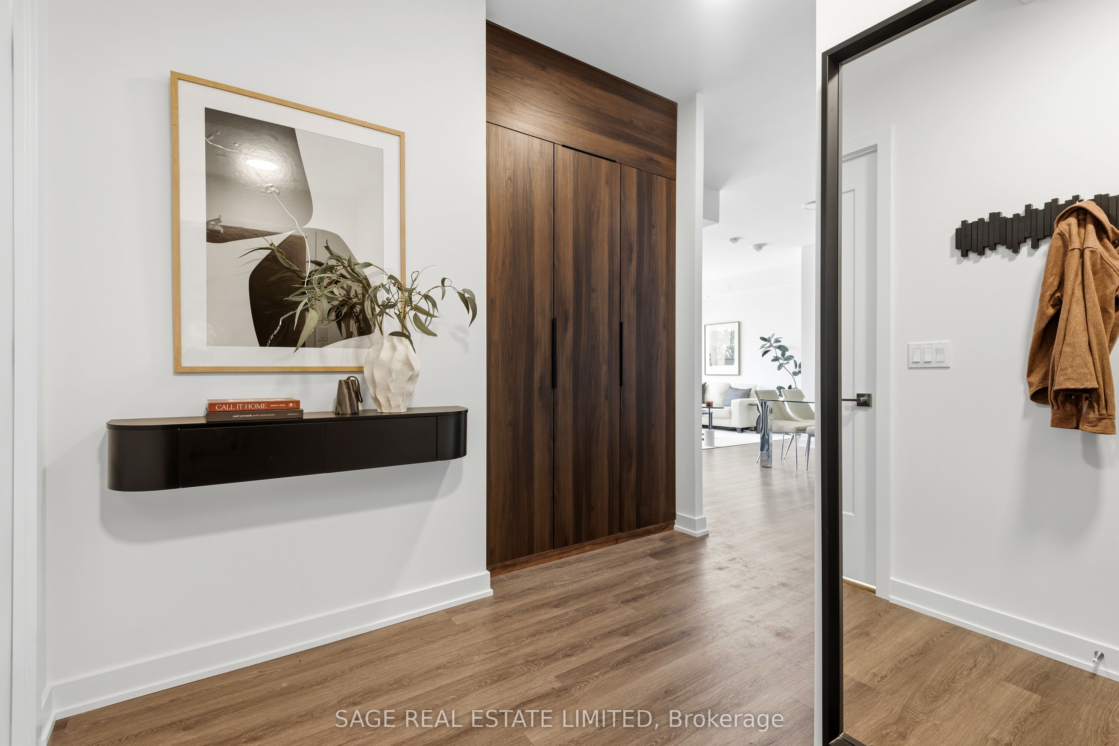 840 St Clair Avenue W 704, Toronto, ON M6C 0A4 photo 3