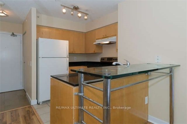361 Front Street W 326, Toronto, ON M5V 3R5 photo 3