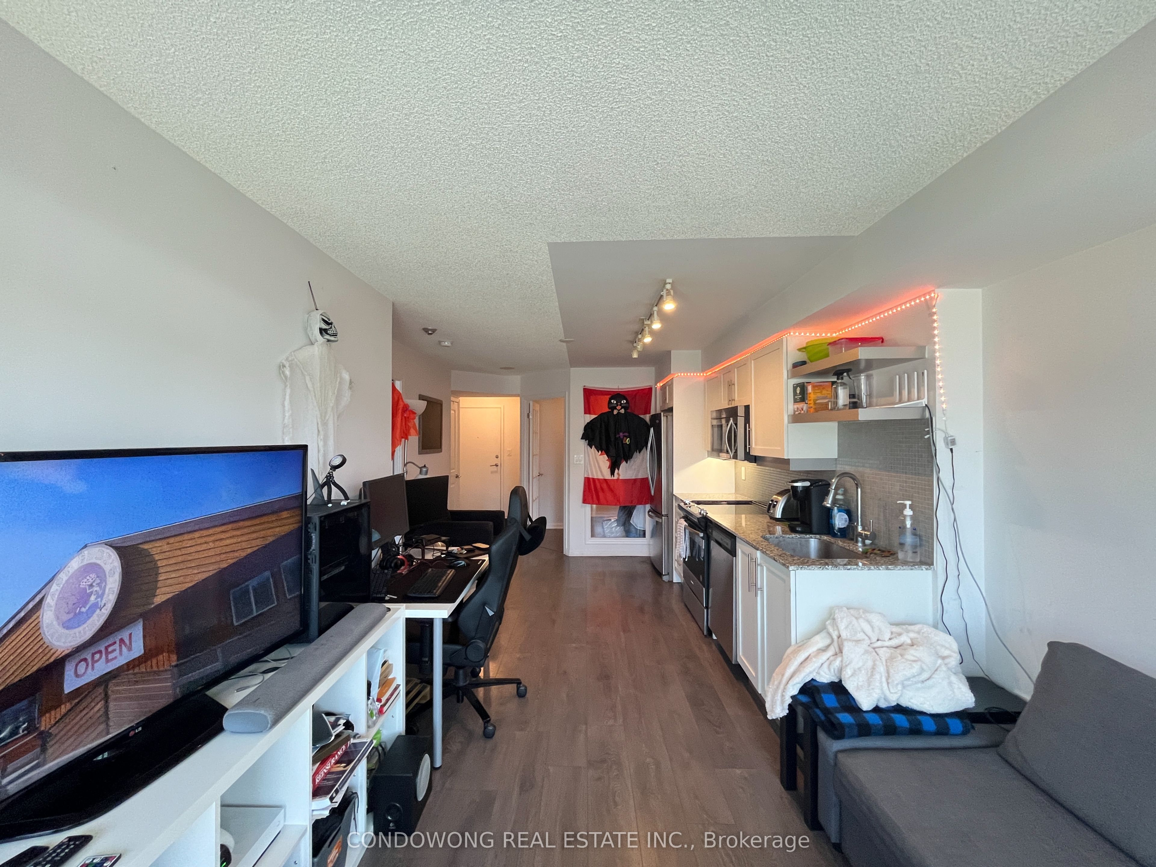 400 Adelaide Street E 1910, Toronto, ON M5A 4S3 photo 2