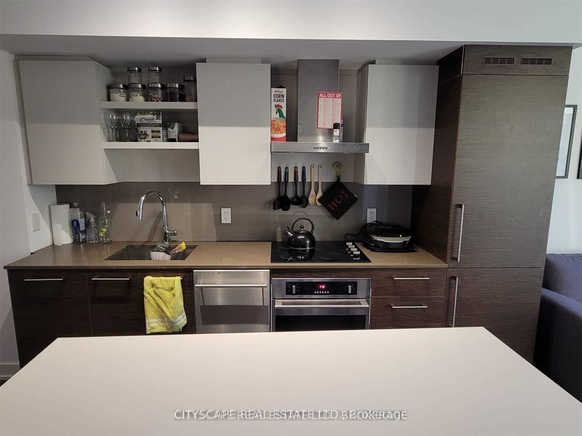 1030 King Street 449, Toronto, ON M6K 3N3 photo 4