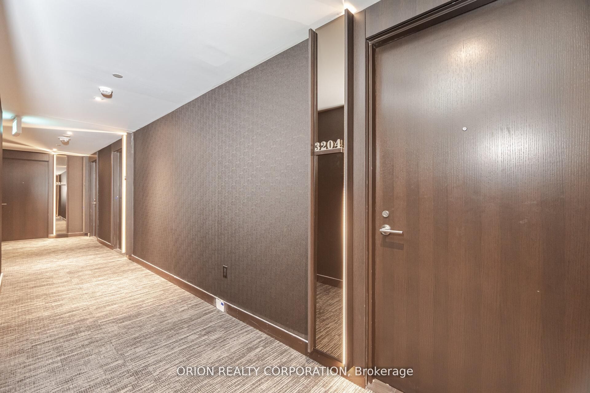 11 Yorkville Avenue 3204, Toronto, ON M4W 1L2 photo 3