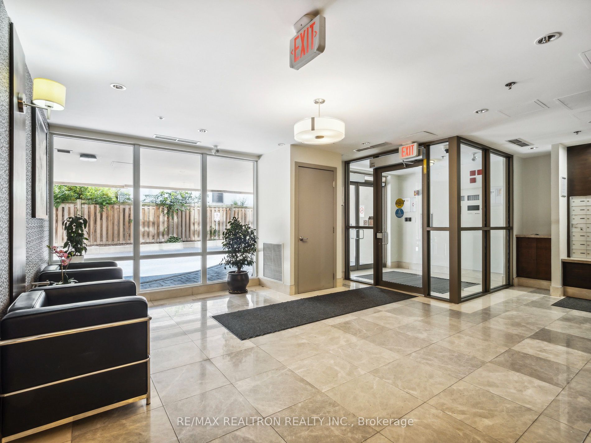 801 Sheppard Avenue W 605, Toronto, ON M3H 0A8 photo 3