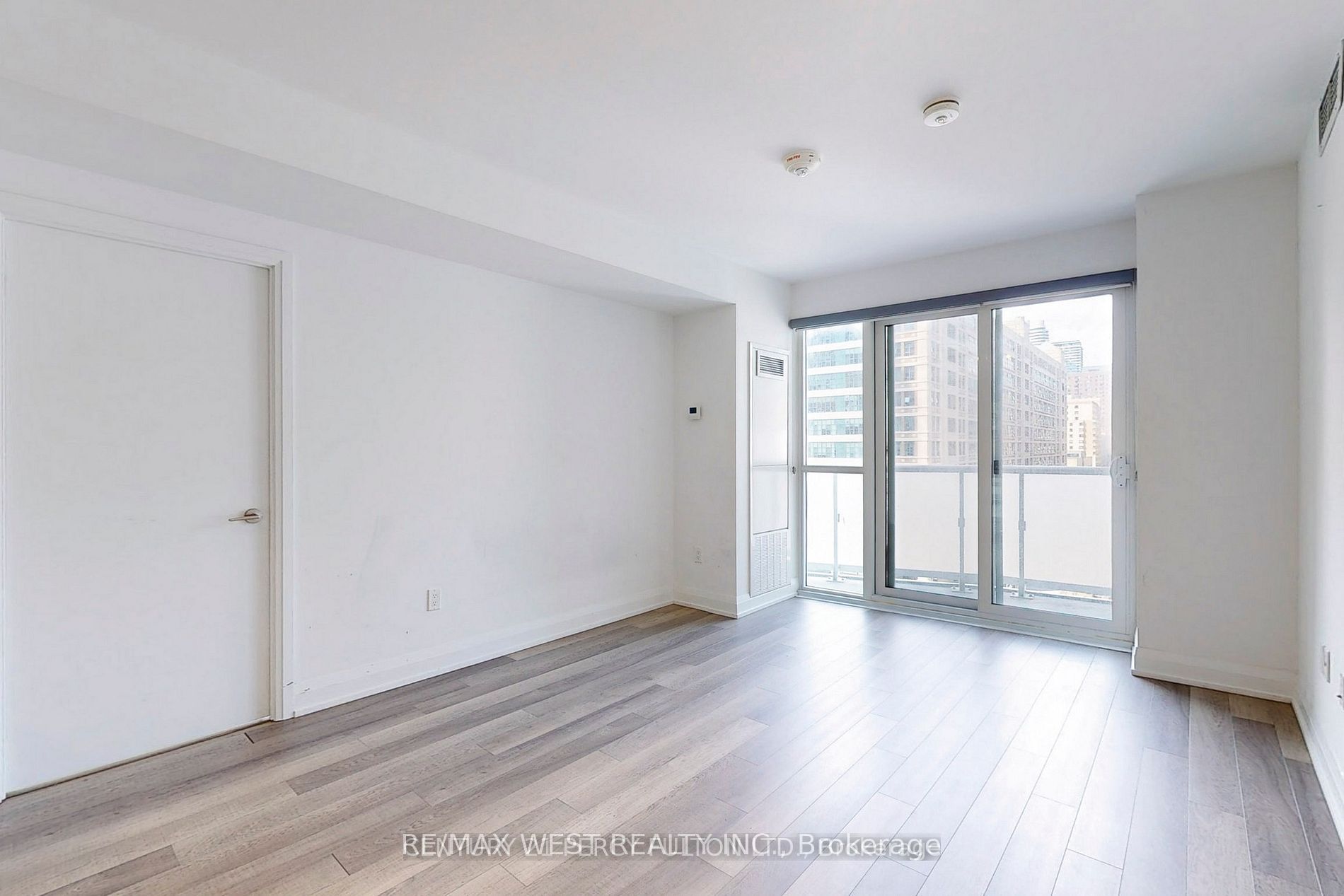 77 Mutual Street 708, Toronto, ON M5B 2A9 photo 5