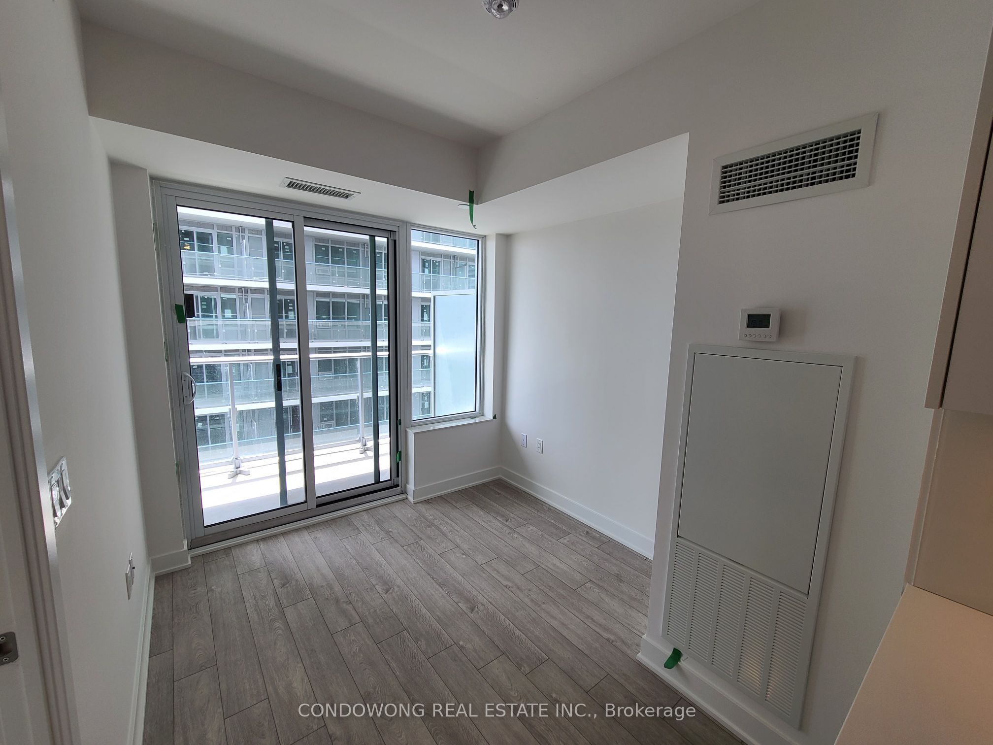99 Broadway Avenue 2305, Toronto, ON M4P 0E3 photo 3