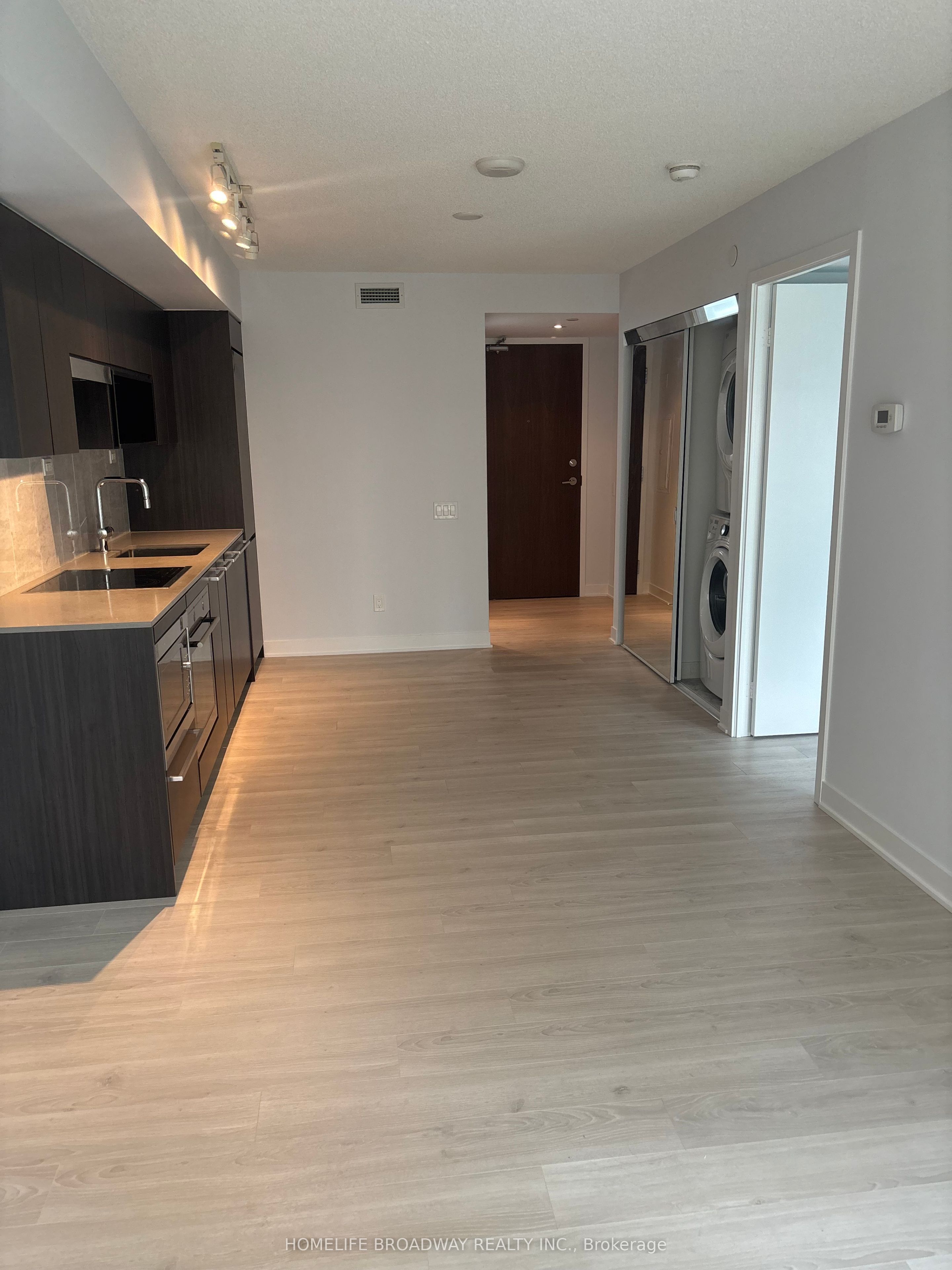 80 Queens Wharf Road 1207, Toronto, ON M5V 0J3 photo 3