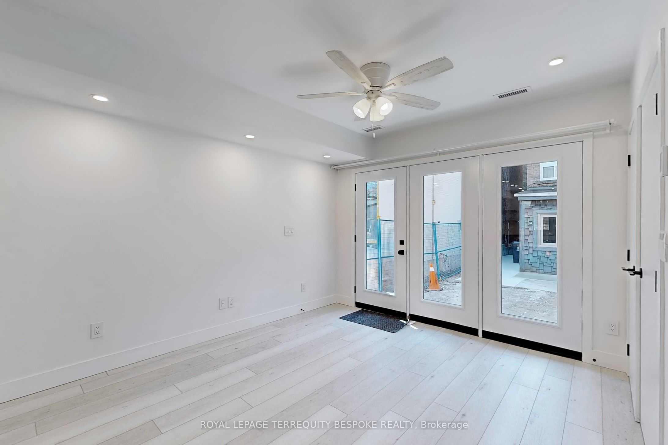 363 Euclid Avenue Laneway, Toronto, ON M6J 2K1 photo 5