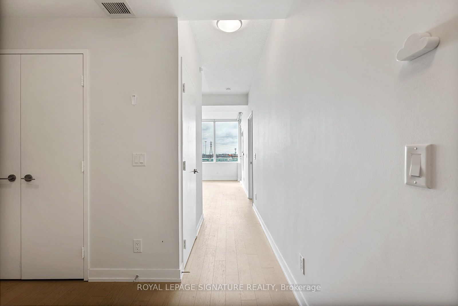120 Bayview Avenue S308, Toronto, ON M5A 0G4 photo 2