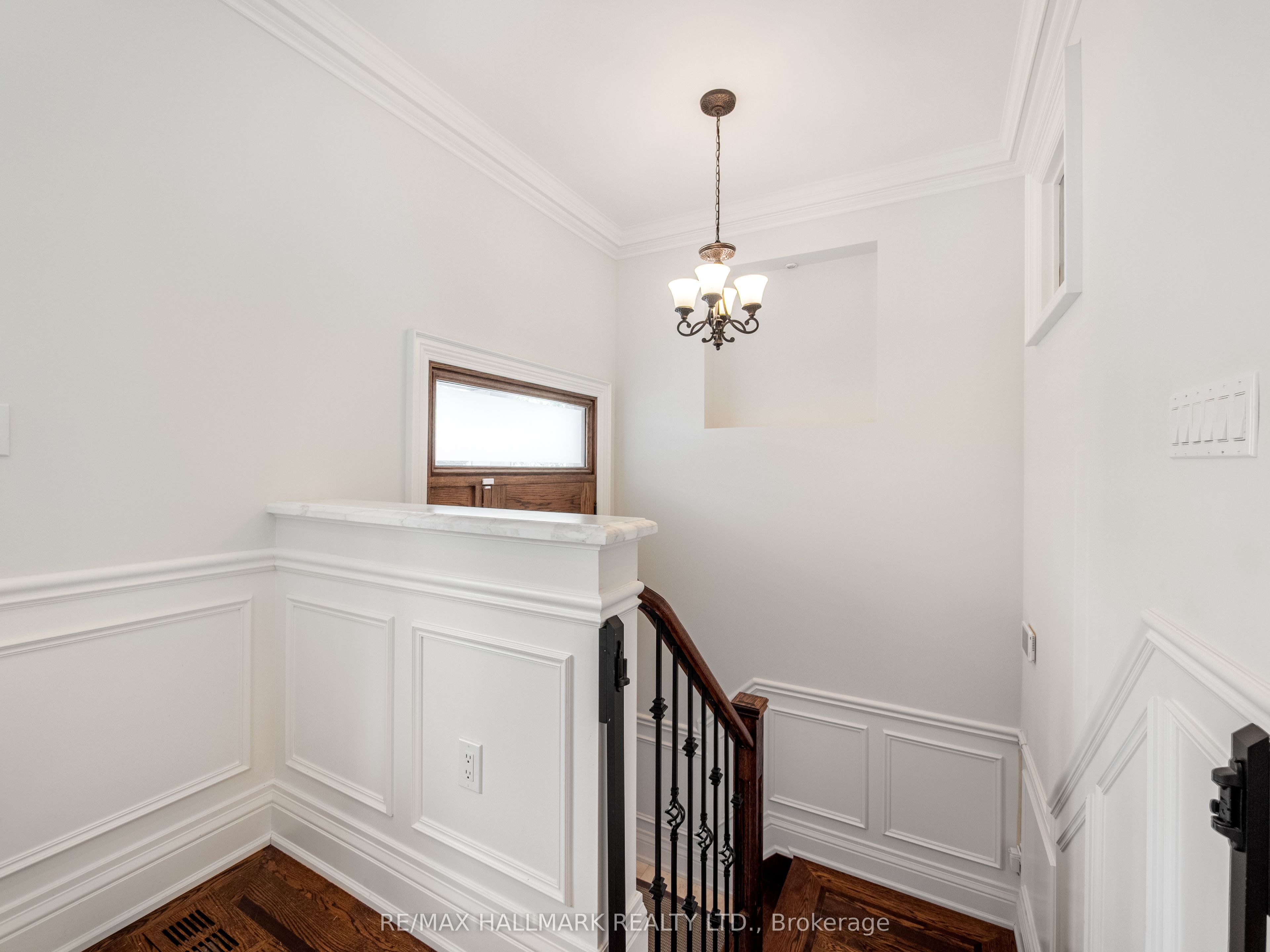 39 Glenforest Road, Toronto, ON M4N 1Z7 photo 4