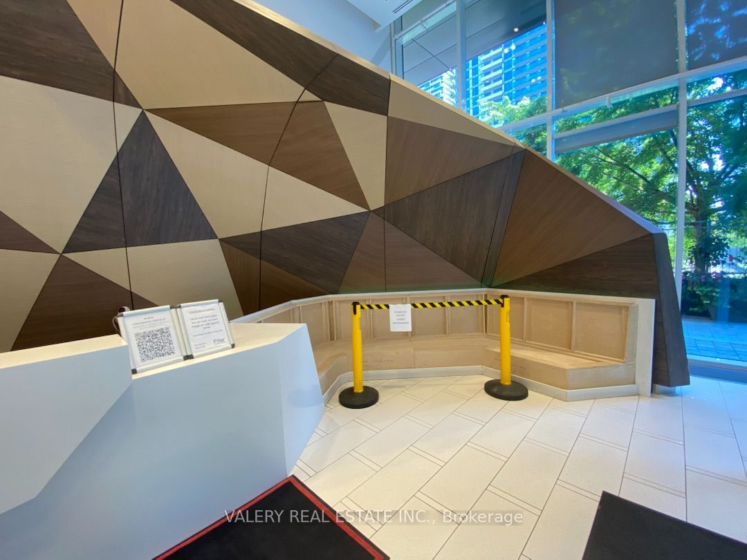 30 Roehampton Avenue 2807, Toronto, ON M4P 0B9 photo 4
