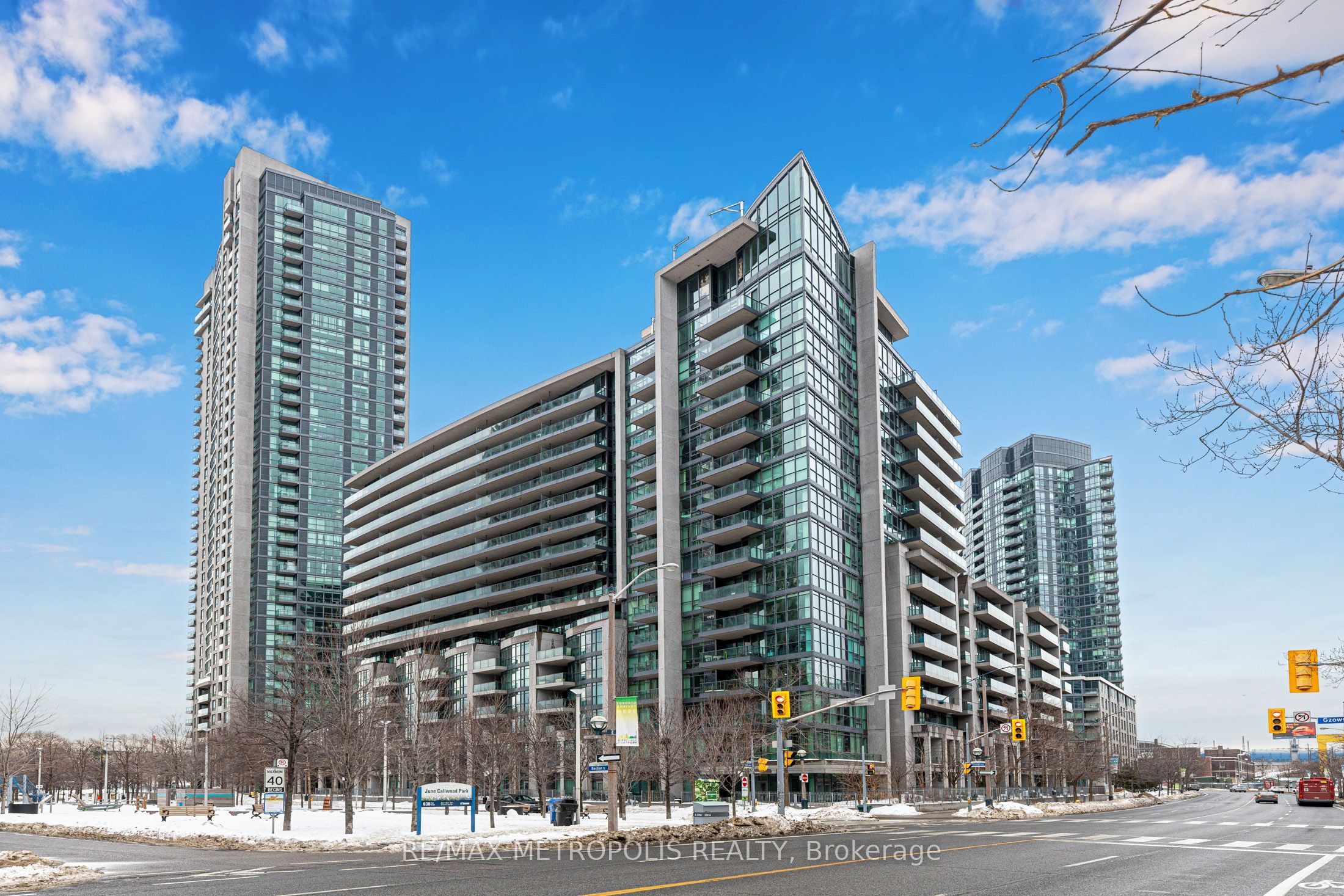 209 Fort York Boulevard 678, Toronto, ON M5V 4A1 photo 2