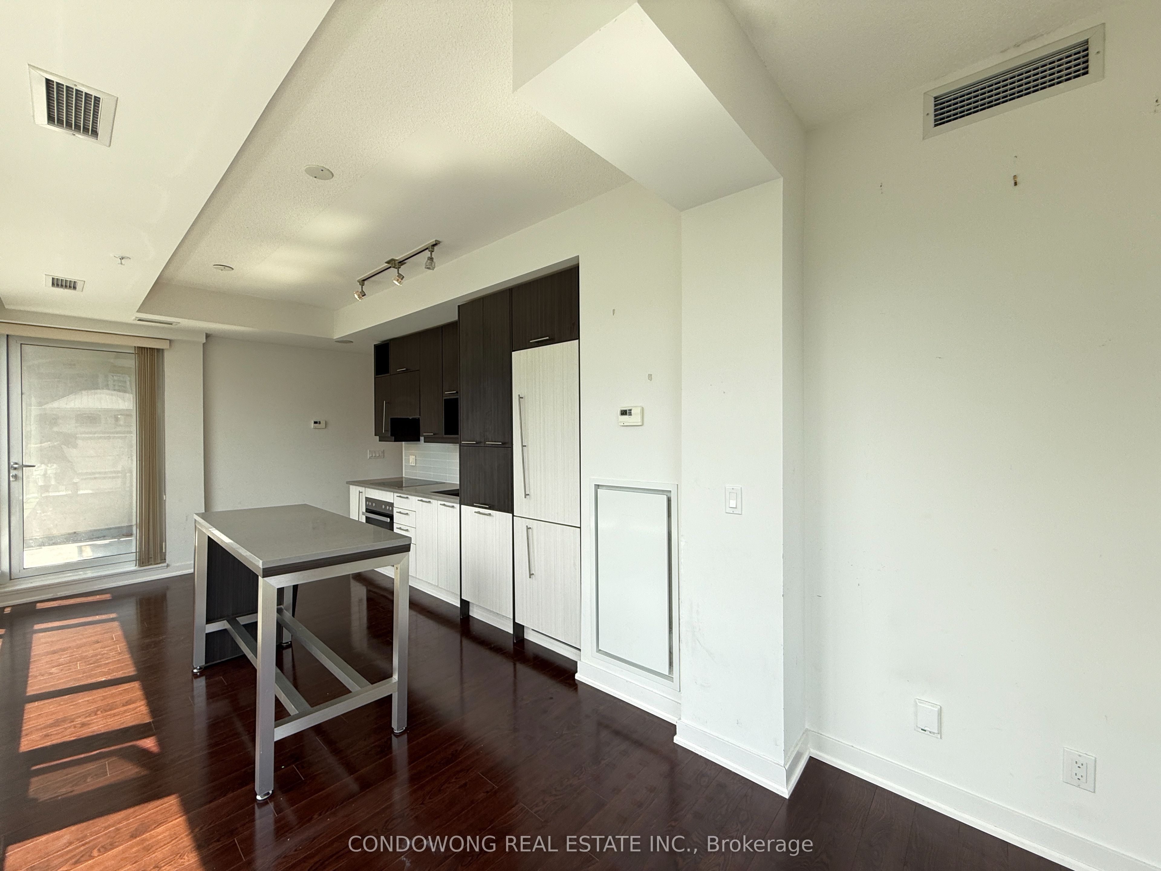 30 Nelson Street 1504, Toronto, ON M5V 0H5 photo 4