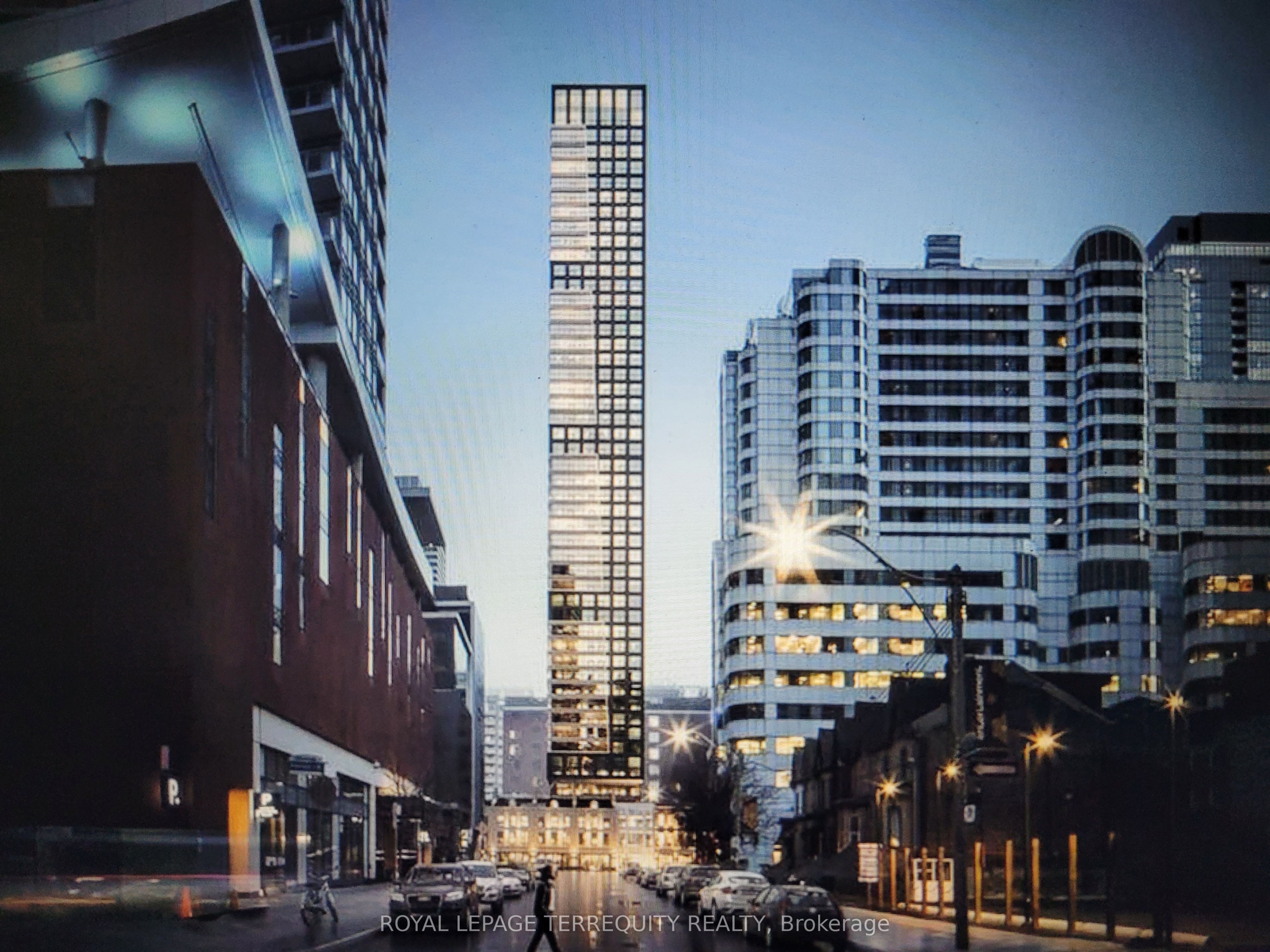 327 King Street W 1301, Toronto, ON M5V 0W7 photo 3