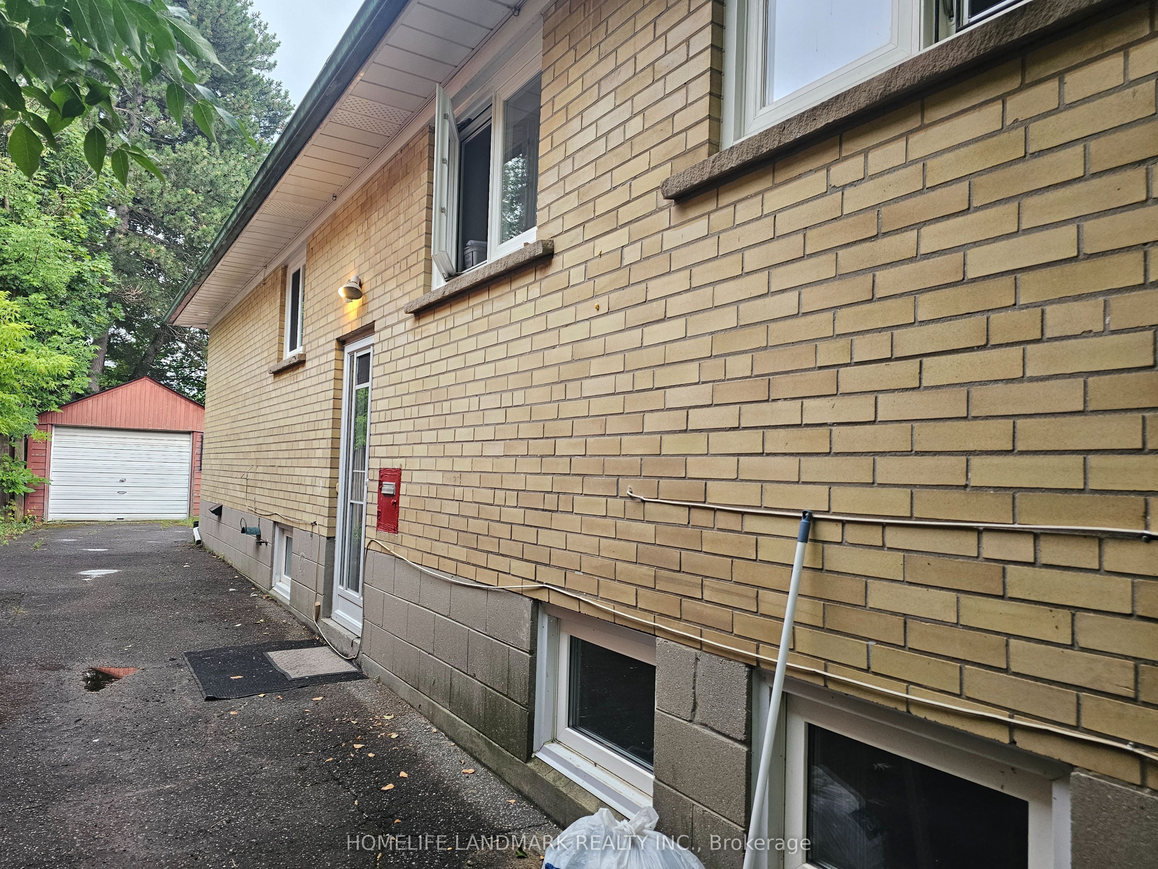 155 Churchill Avenue Basement, Toronto, ON M2N 1Z4 photo 2