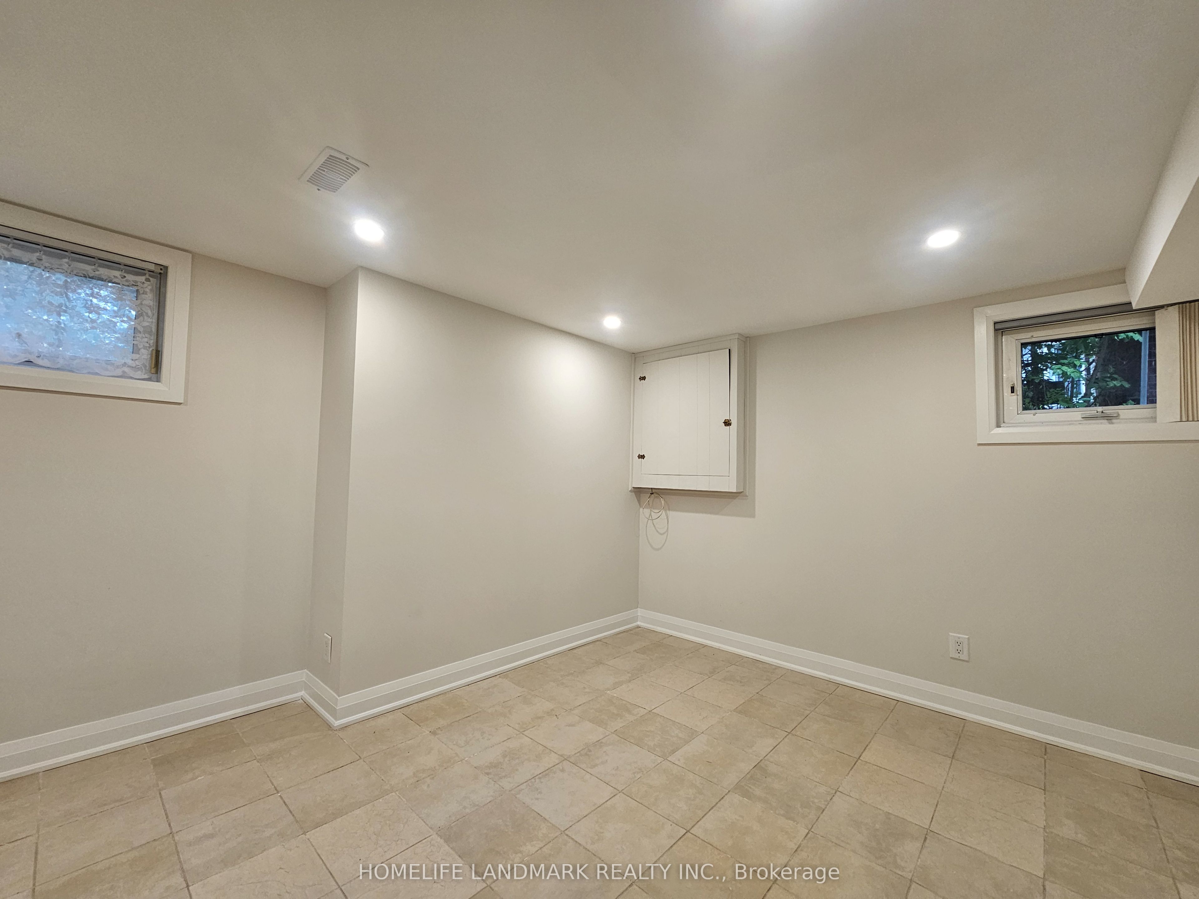 155 Churchill Avenue Basement, Toronto, ON M2N 1Z4 photo 5