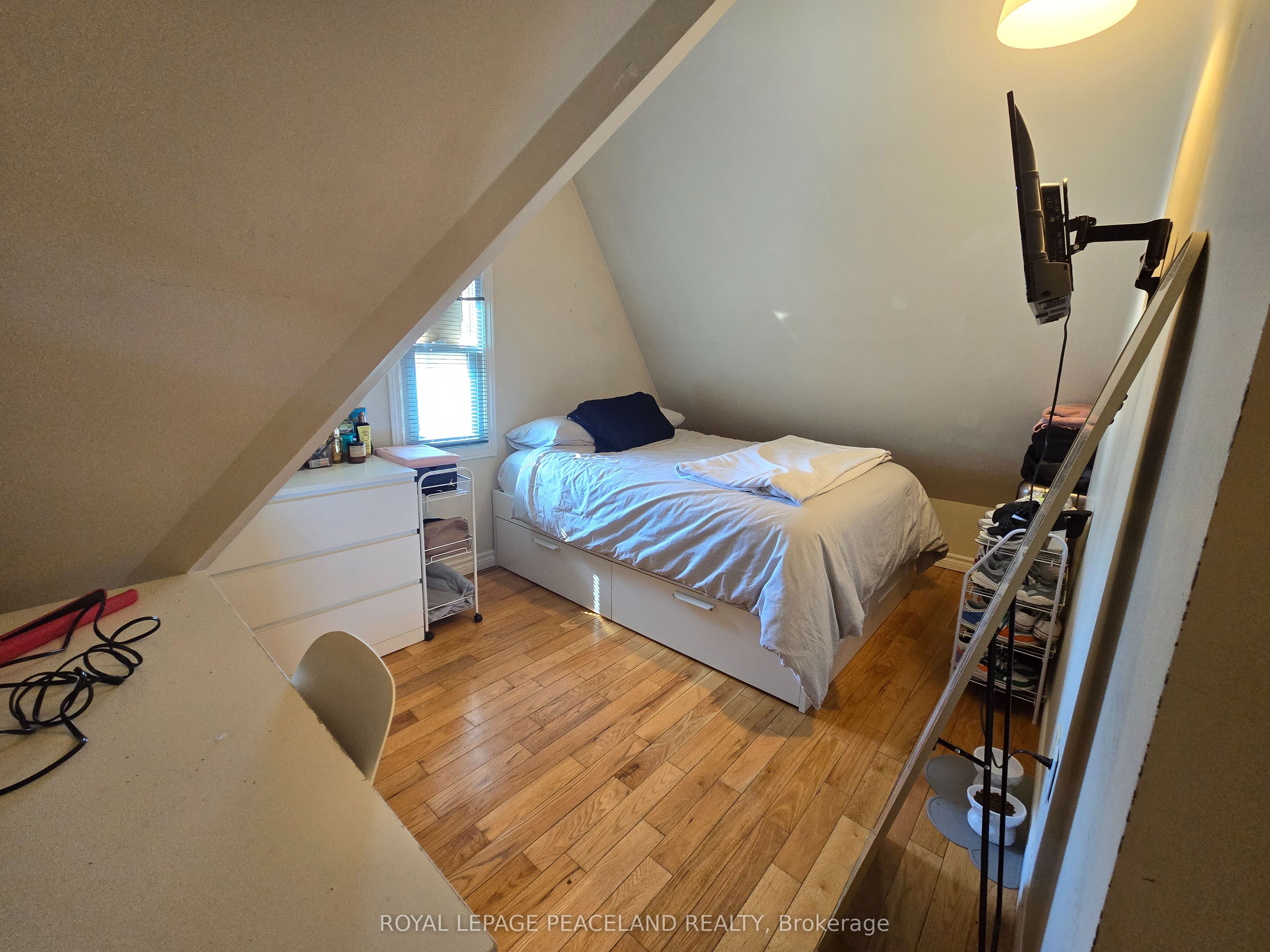 34 Ross Street 3C, Toronto, ON M5T 1Z9 photo 2