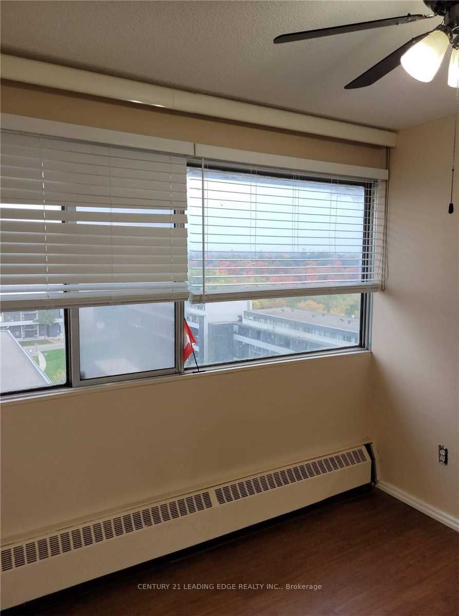 10 Sunny Glenway 1110, Toronto, ON M3C 2Z3 photo 3