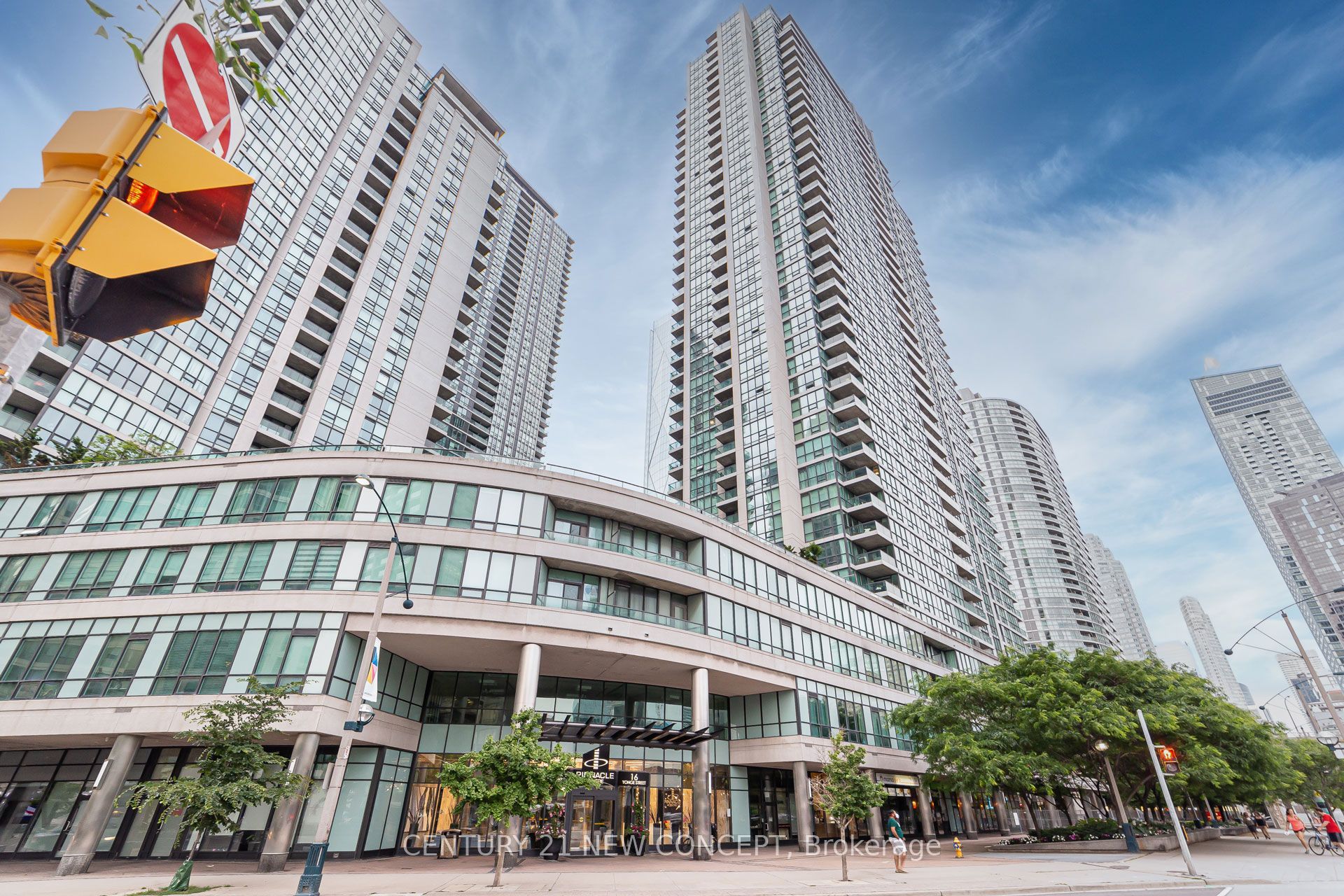 16 Yonge Street W 318, Toronto, ON M5E 2A1