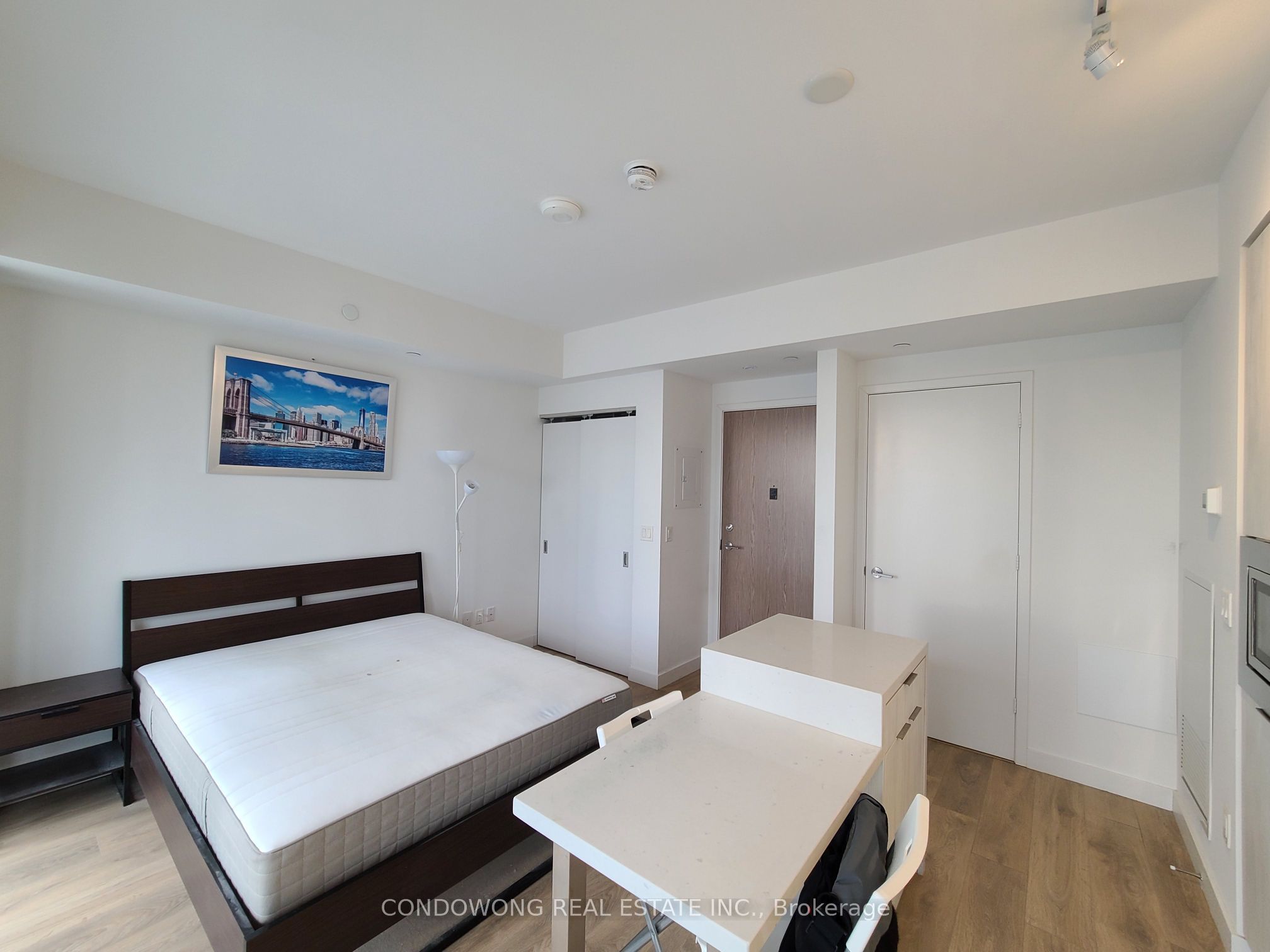 215 Queen Street W 2012, Toronto, ON M5V 0P5 photo 4