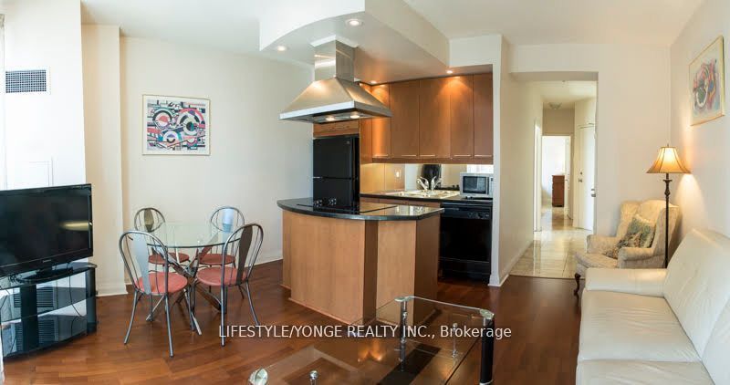 1121 Bay Street 1608, Toronto, ON M4Y 2R4 photo 3