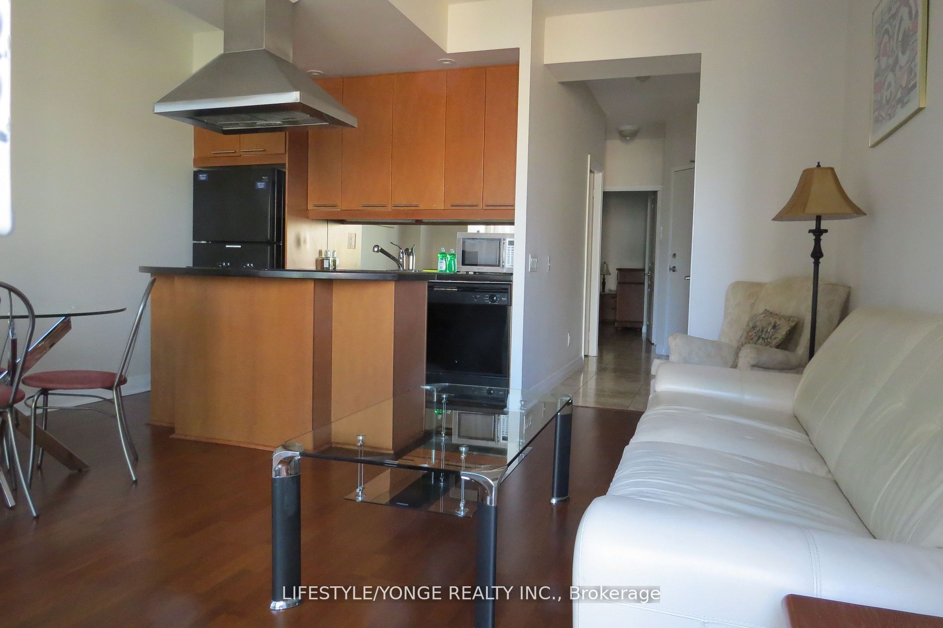 1121 Bay Street 1608, Toronto, ON M4Y 2R4 photo 4
