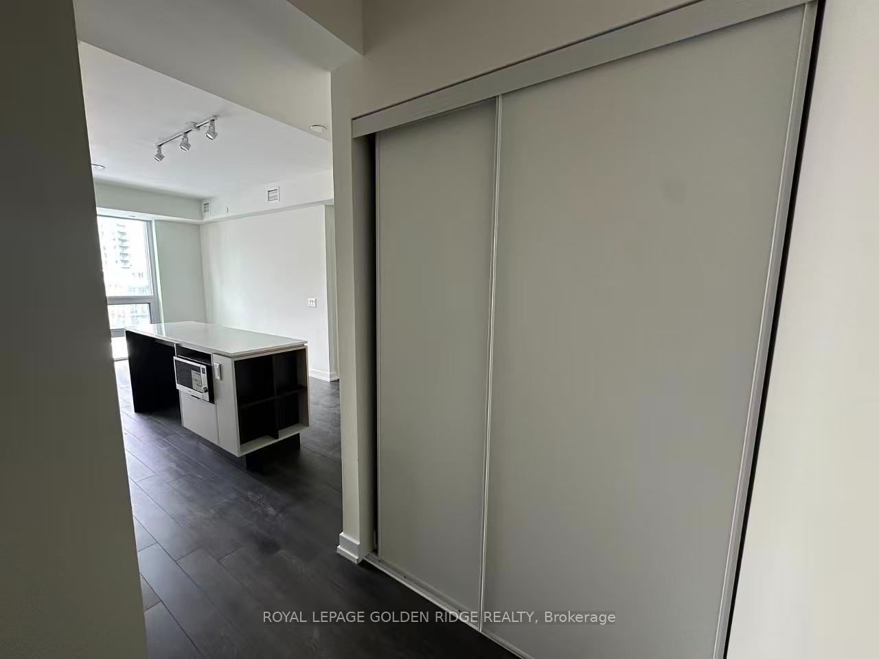 89 Church Street 1004, Toronto, ON M5C 0B7 photo 3