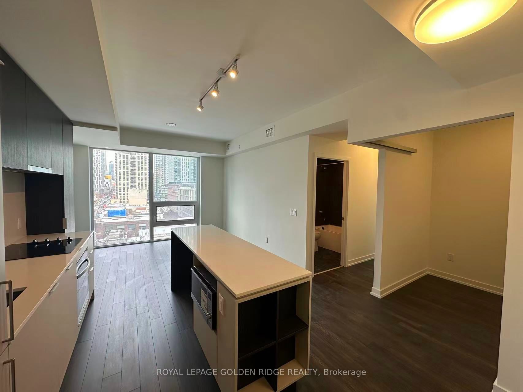 89 Church Street 1004, Toronto, ON M5C 0B7 photo 4
