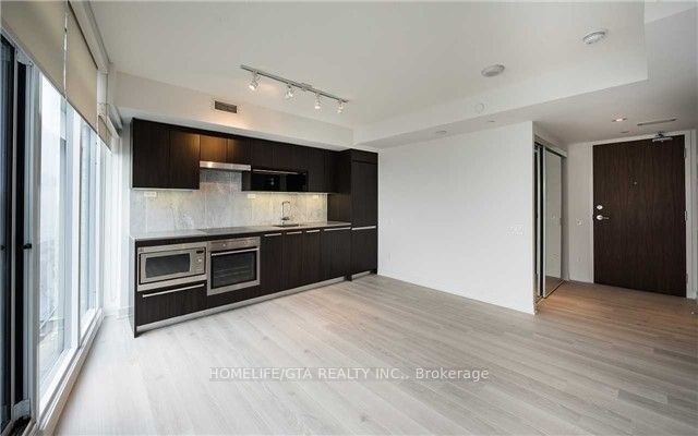80 Queens Wharf Road 2105, Toronto, ON M5V 0J3 photo 3
