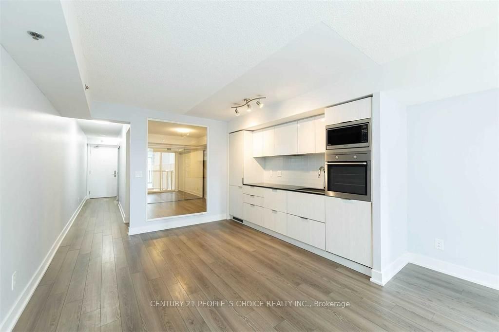 318 Richmond Street W 715, Toronto, ON M5V 1X2 photo 4