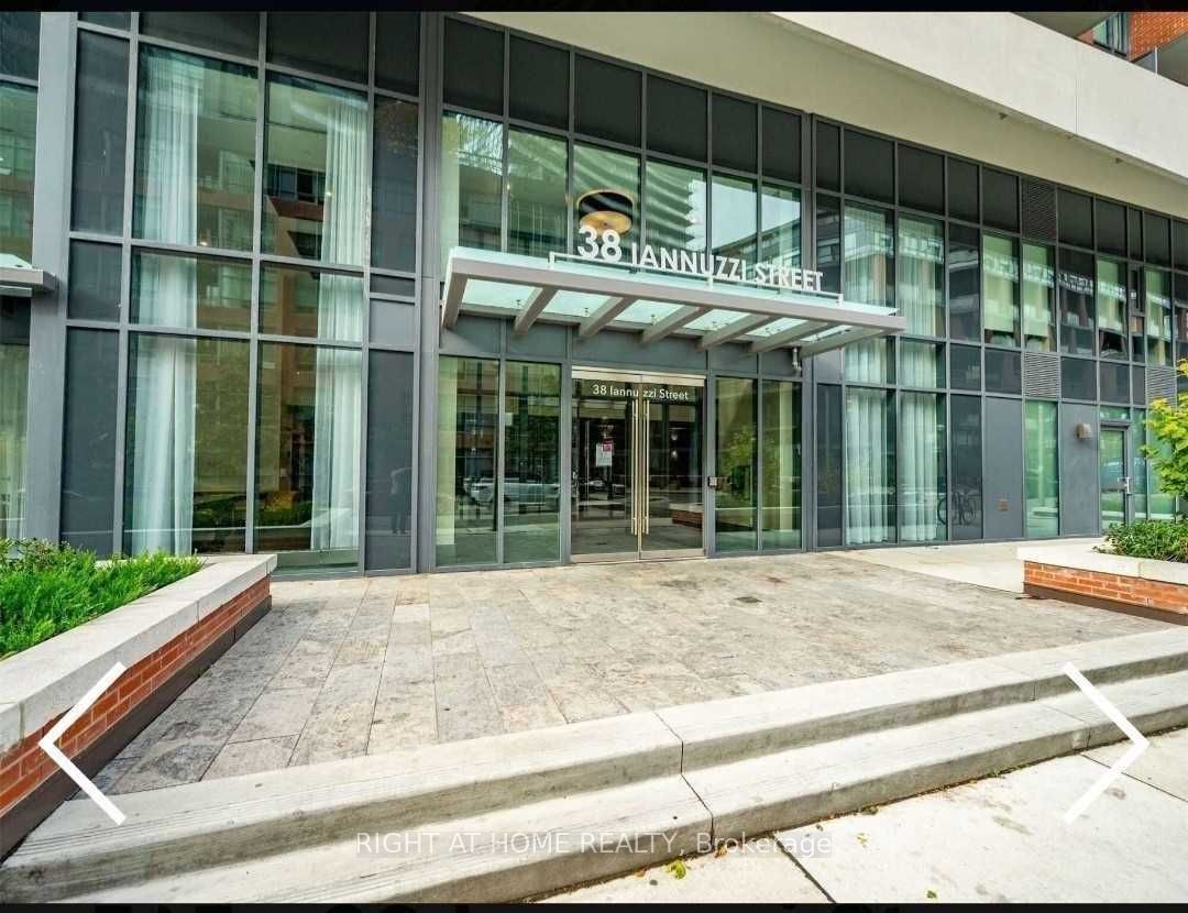 38 Iannuzzi Street 511, Toronto, ON M5V 0S2 photo 2