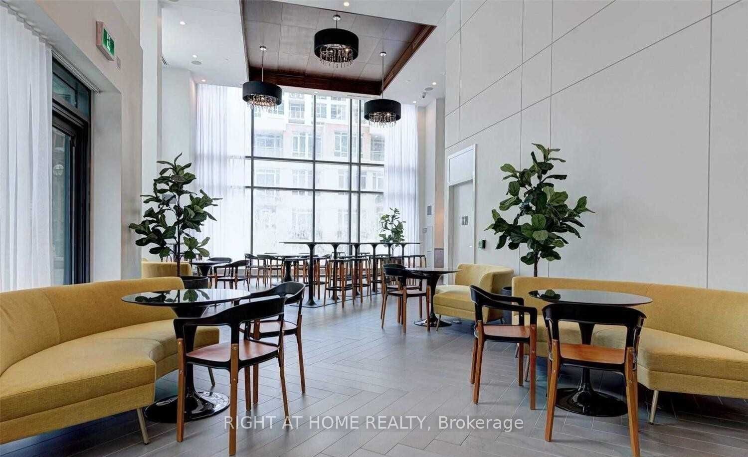 38 Iannuzzi Street 511, Toronto, ON M5V 0S2 photo 3