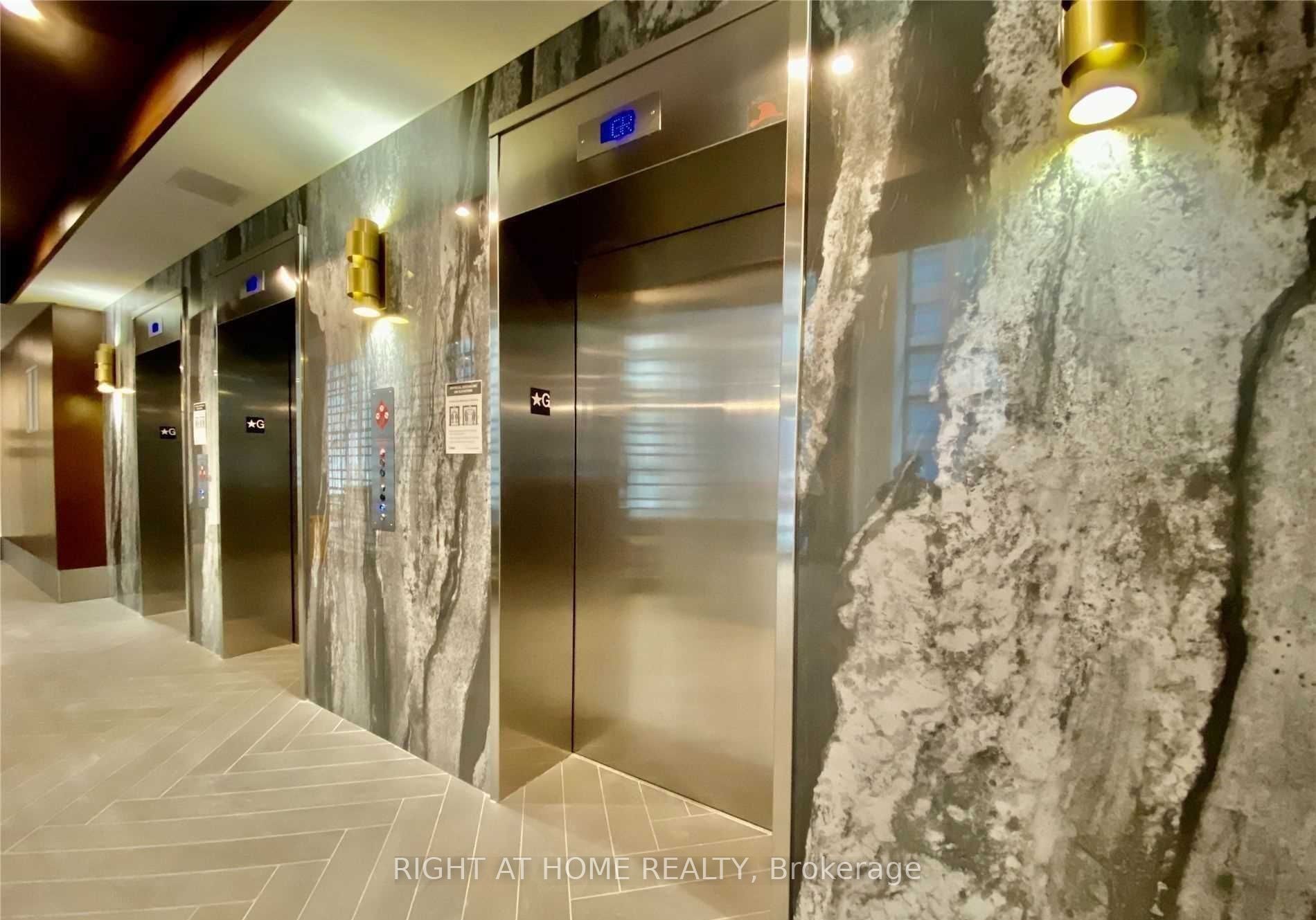 38 Iannuzzi Street 511, Toronto, ON M5V 0S2 photo 5