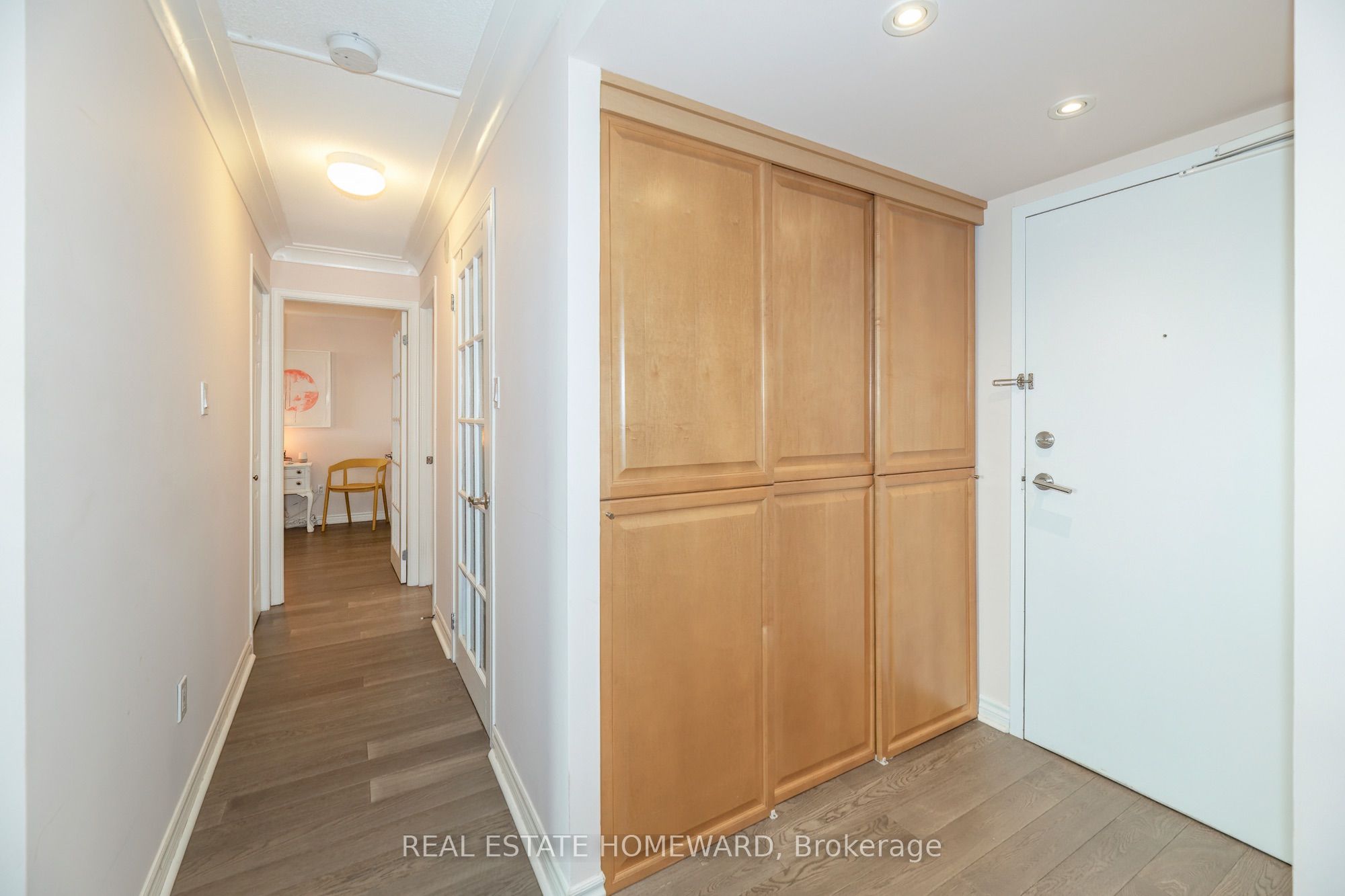 77 Maitland Place 615, Toronto, ON M4Y 2V6 photo 2