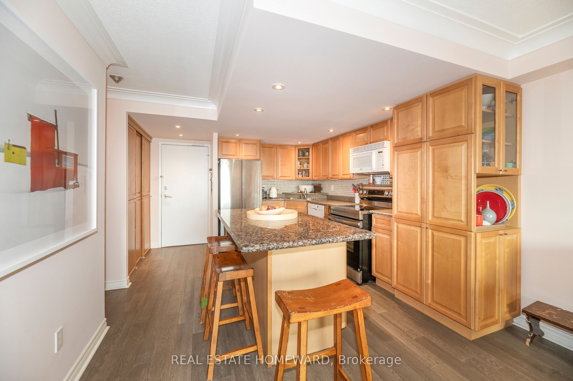 77 Maitland Place 615, Toronto, ON M4Y 2V6 photo 4