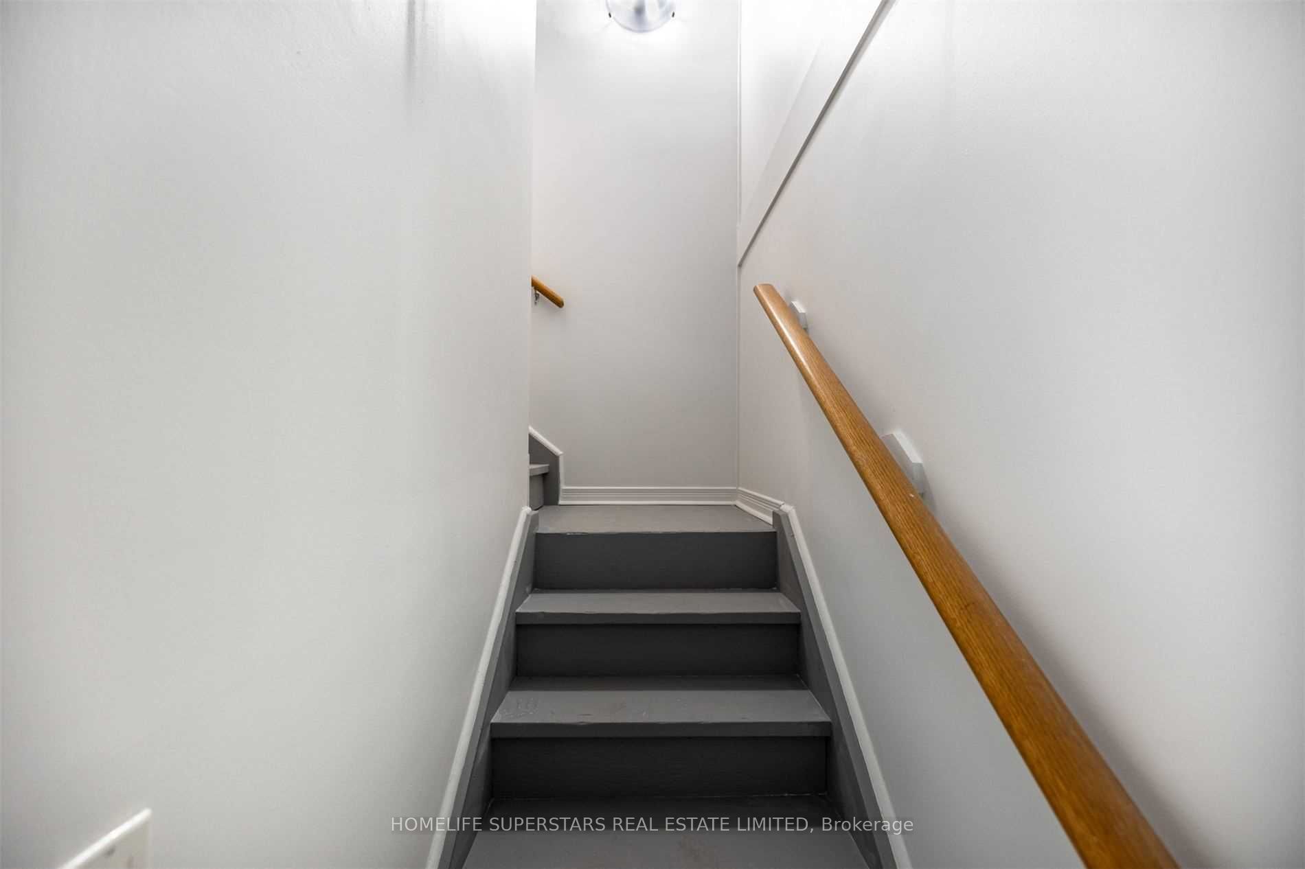 38 Kensington Place 204, Toronto, ON M5T 2J9 photo 2