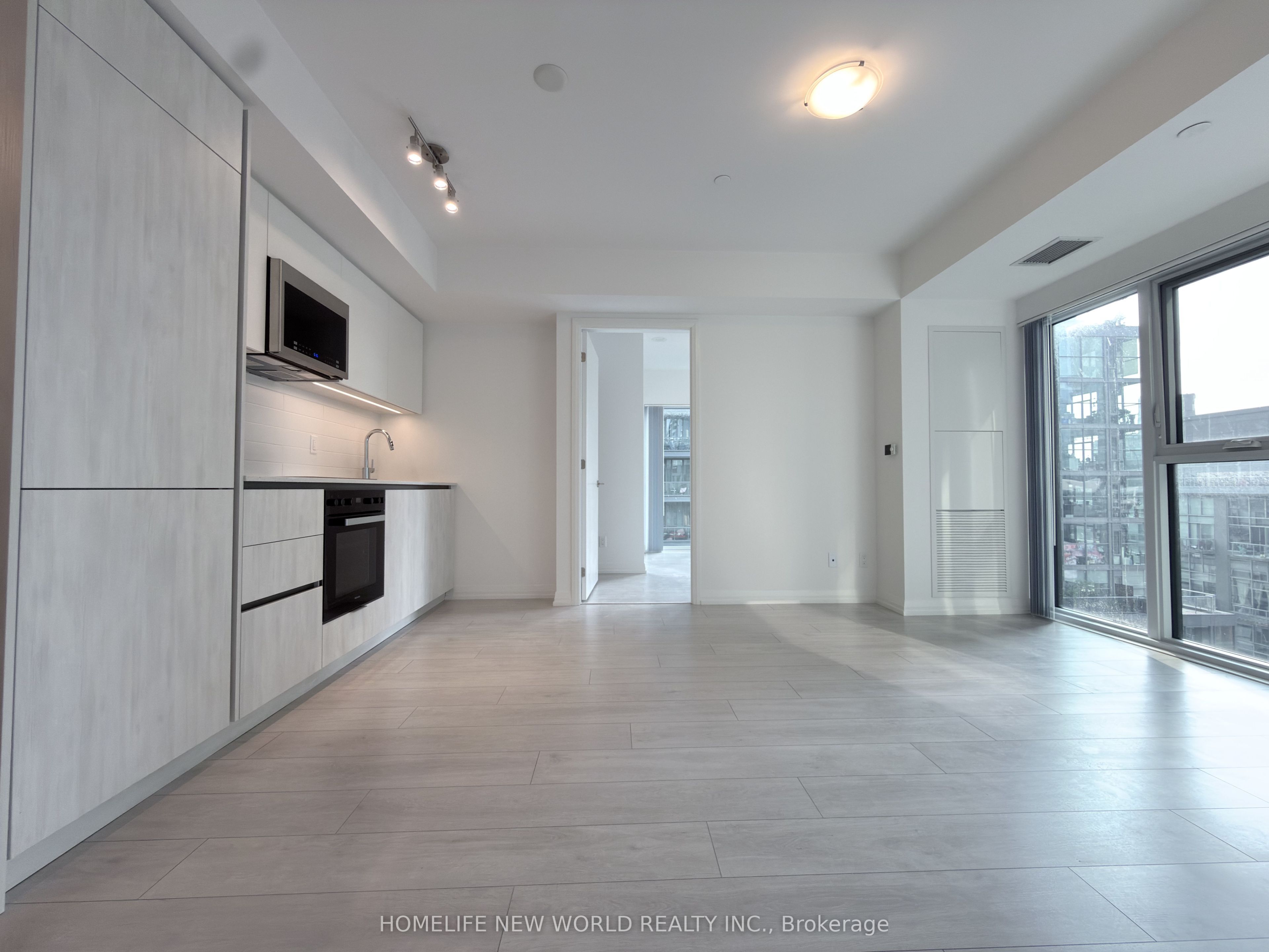 400 King Street W 1122, Toronto, ON M5V 0X8 photo 4