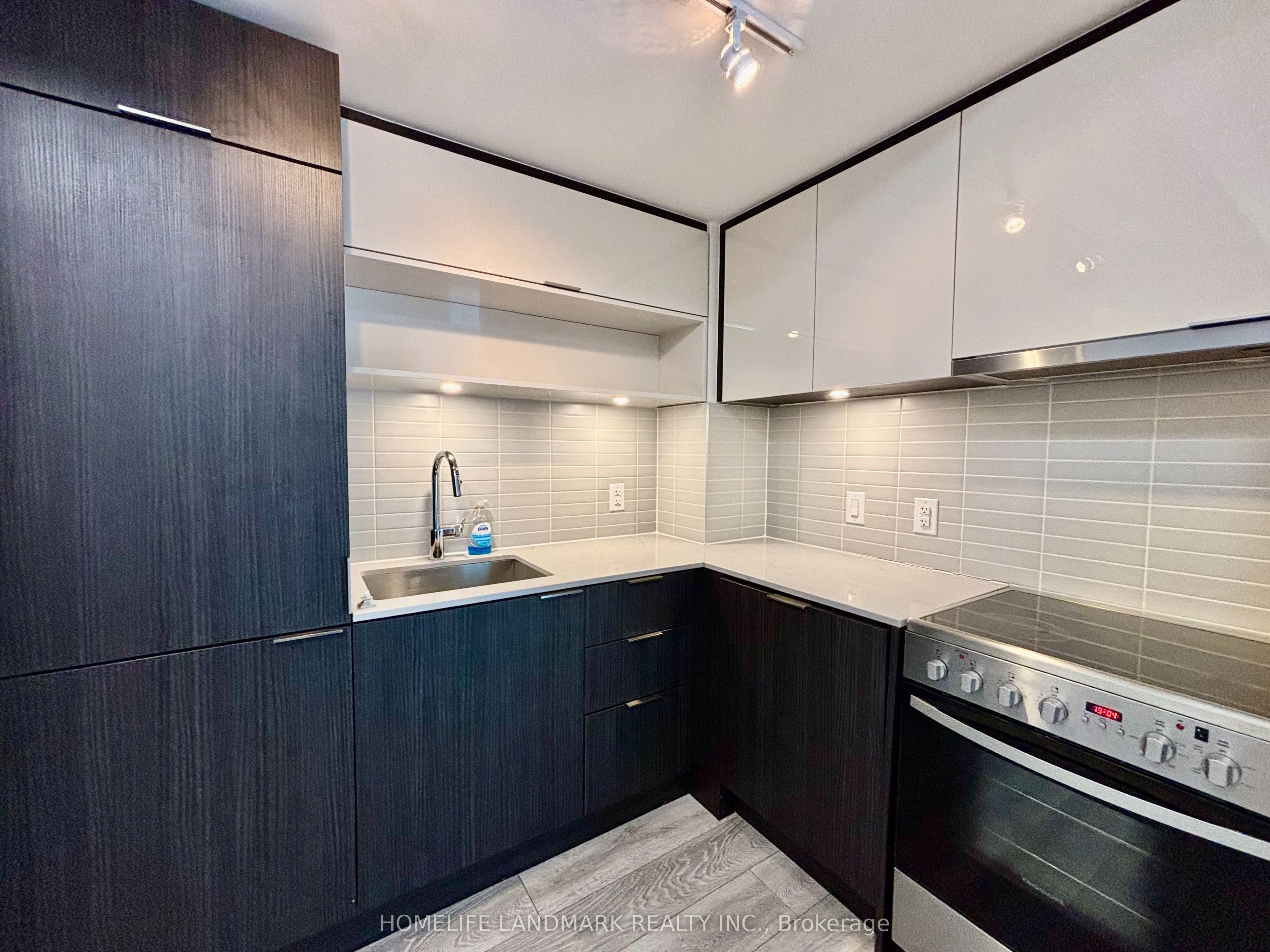 159 Wellesley Street E 602, Toronto, ON M4Y 0H5 photo 4