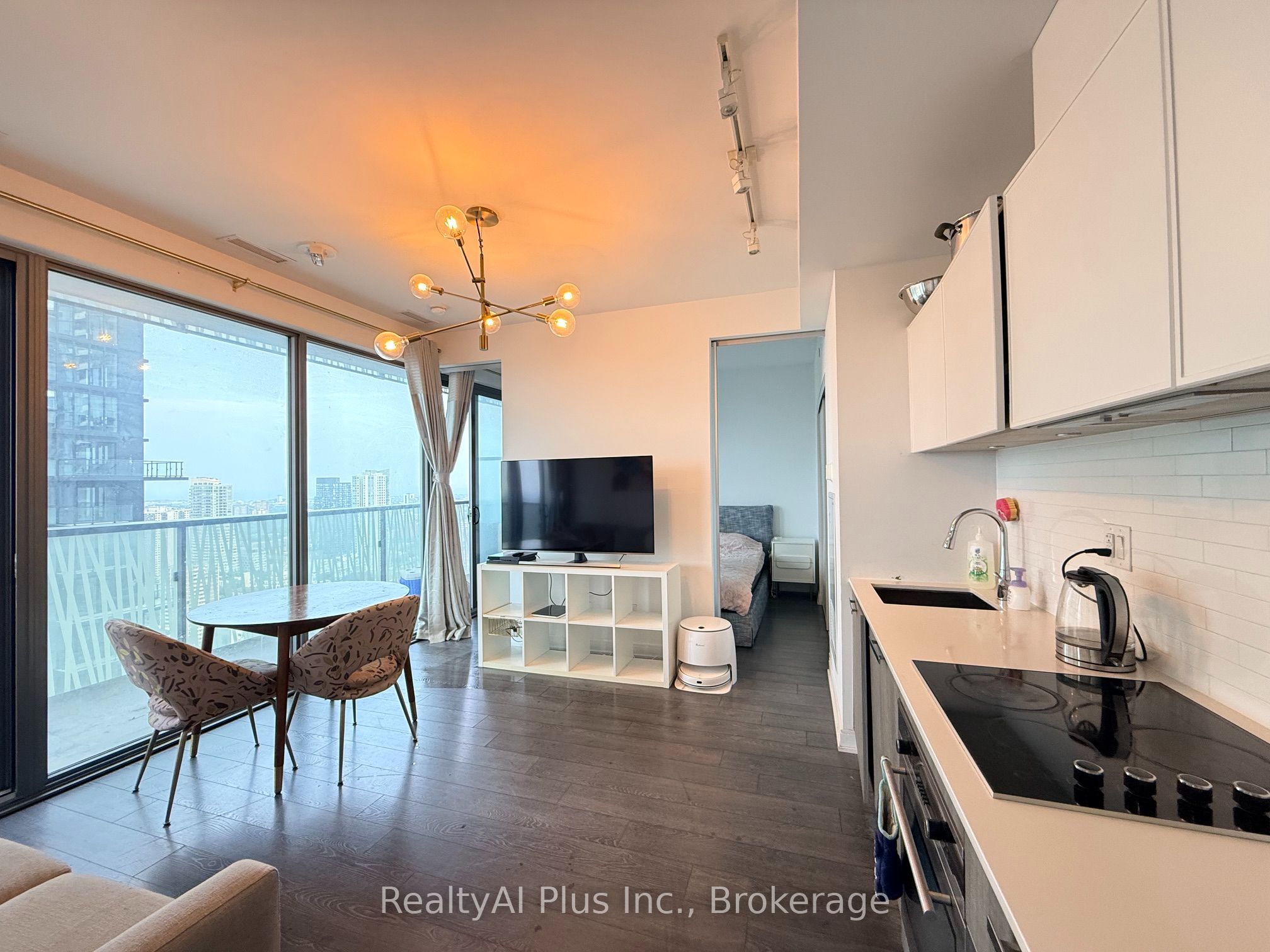 50 Charles Street E 3413, Toronto, ON M4Y 0C3 photo 2