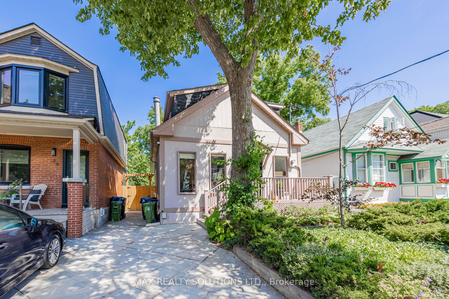 30 Roslin Avenue, Toronto, ON M4N 1Y9